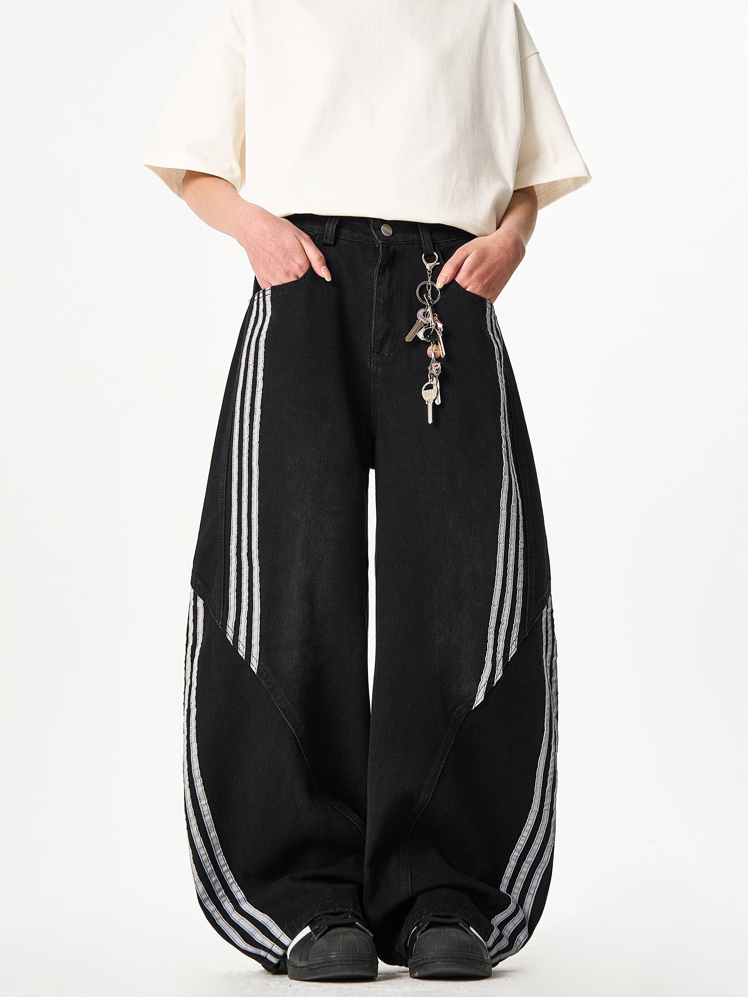 Men's Oversized Wide-Legged Jeans