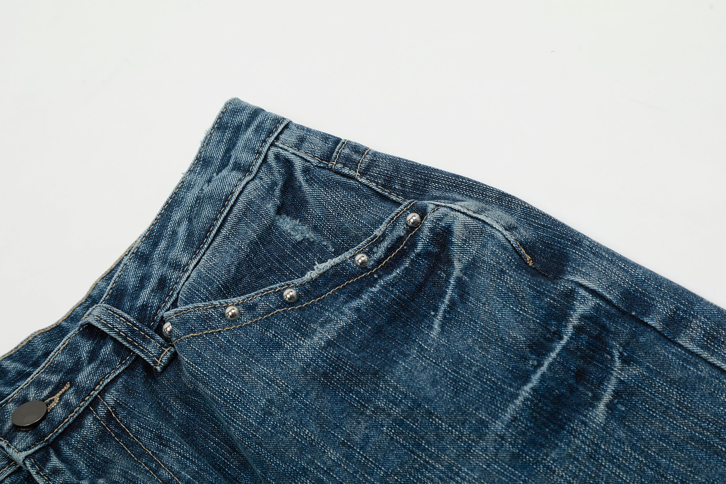 Studded Vintage Denim | Straight Jeans - Santo