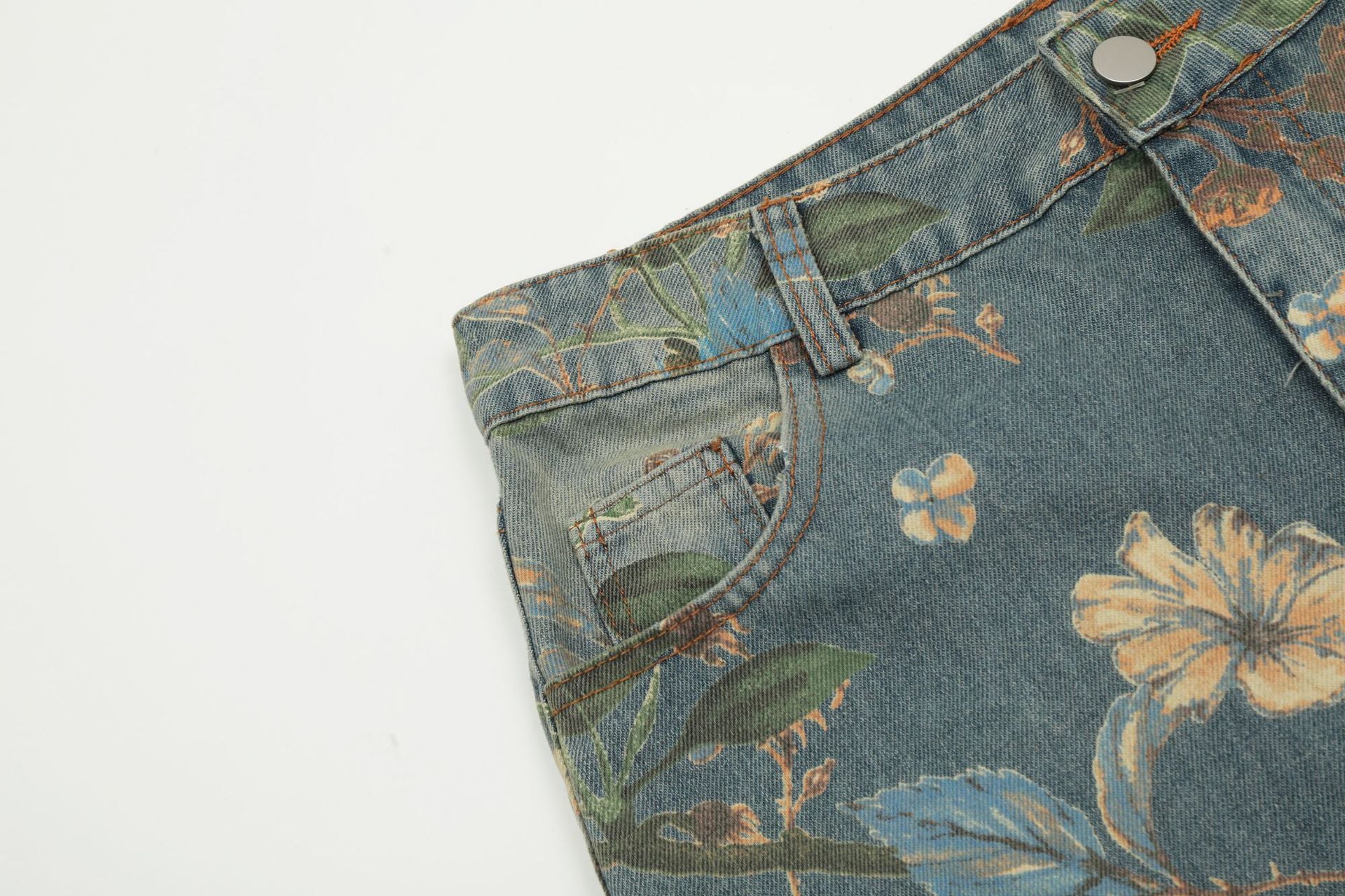 Bouton | Jean à boutons métalliques style streetwear américain