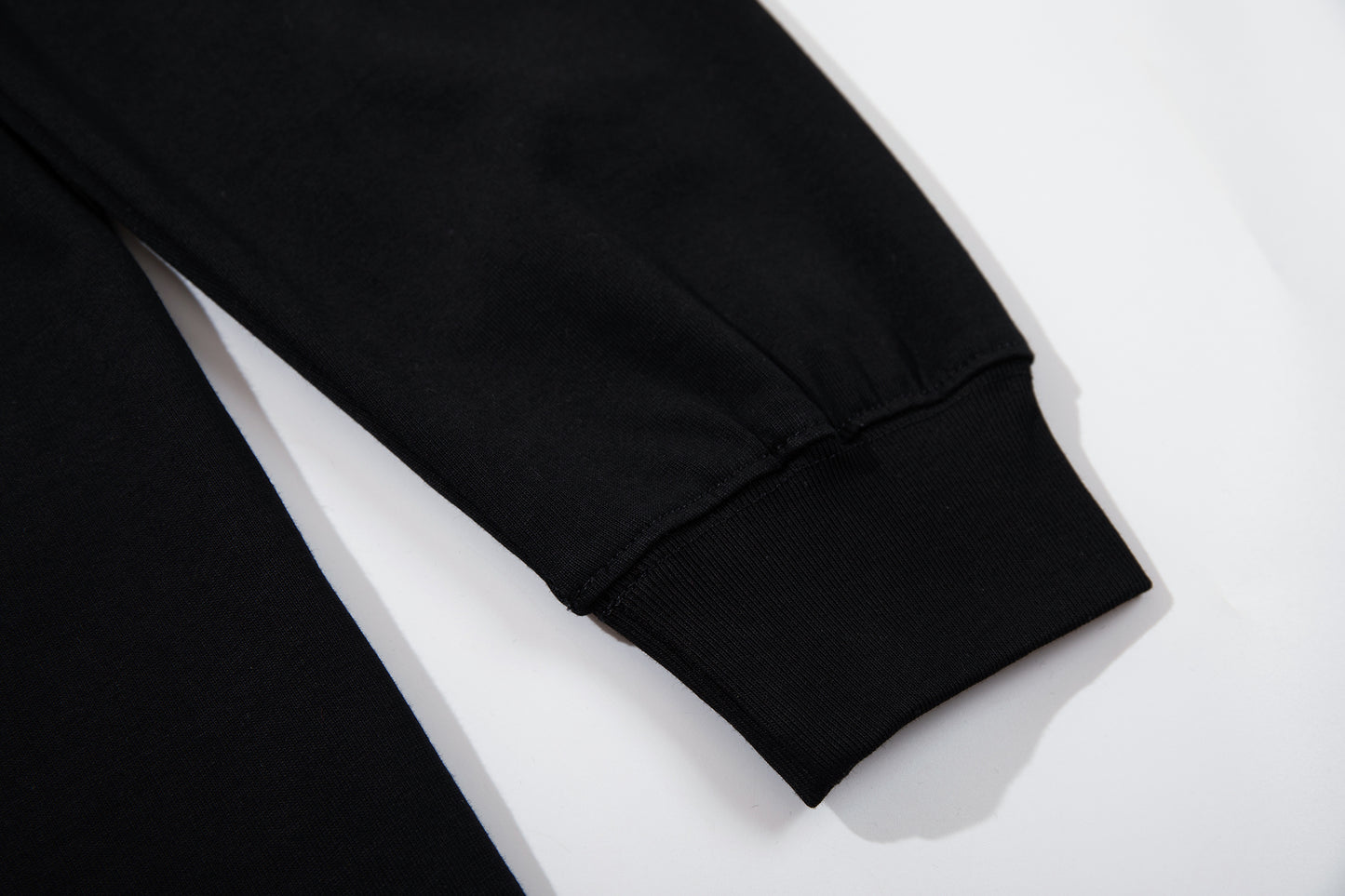 Pearl Letter | Long Sleeve T-Shirt - Santo