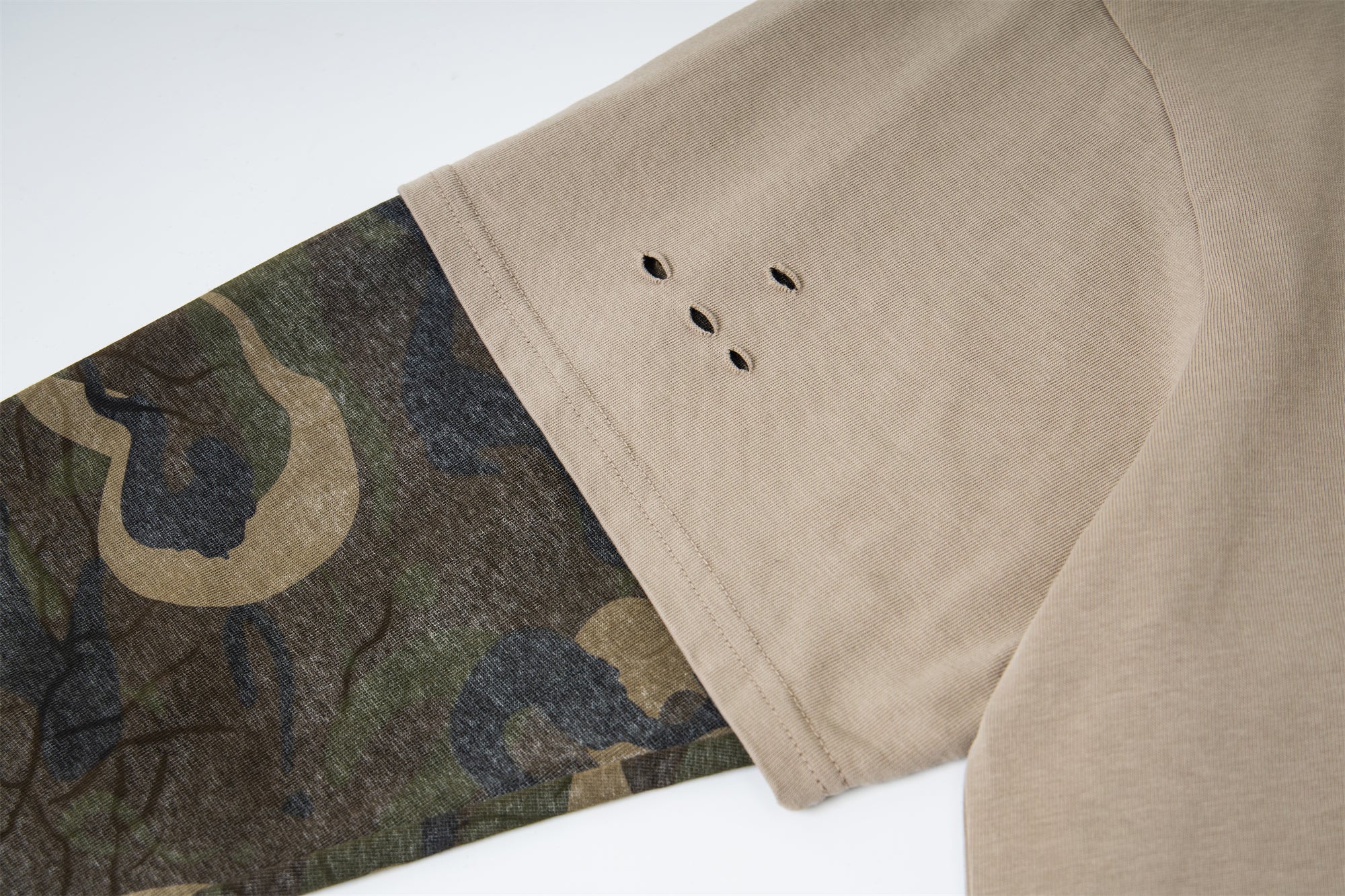 Retro Camouflage Patchwork | Ripped Sweatshirt - Santo