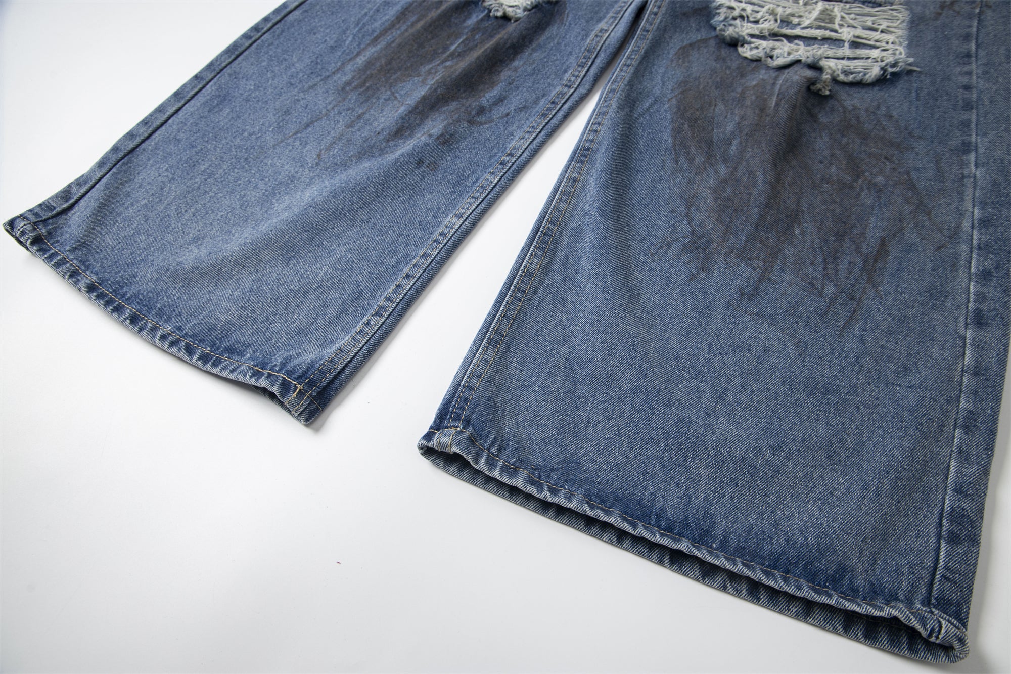 Destroyed Dirty Wash | Denim Jeans - Santo