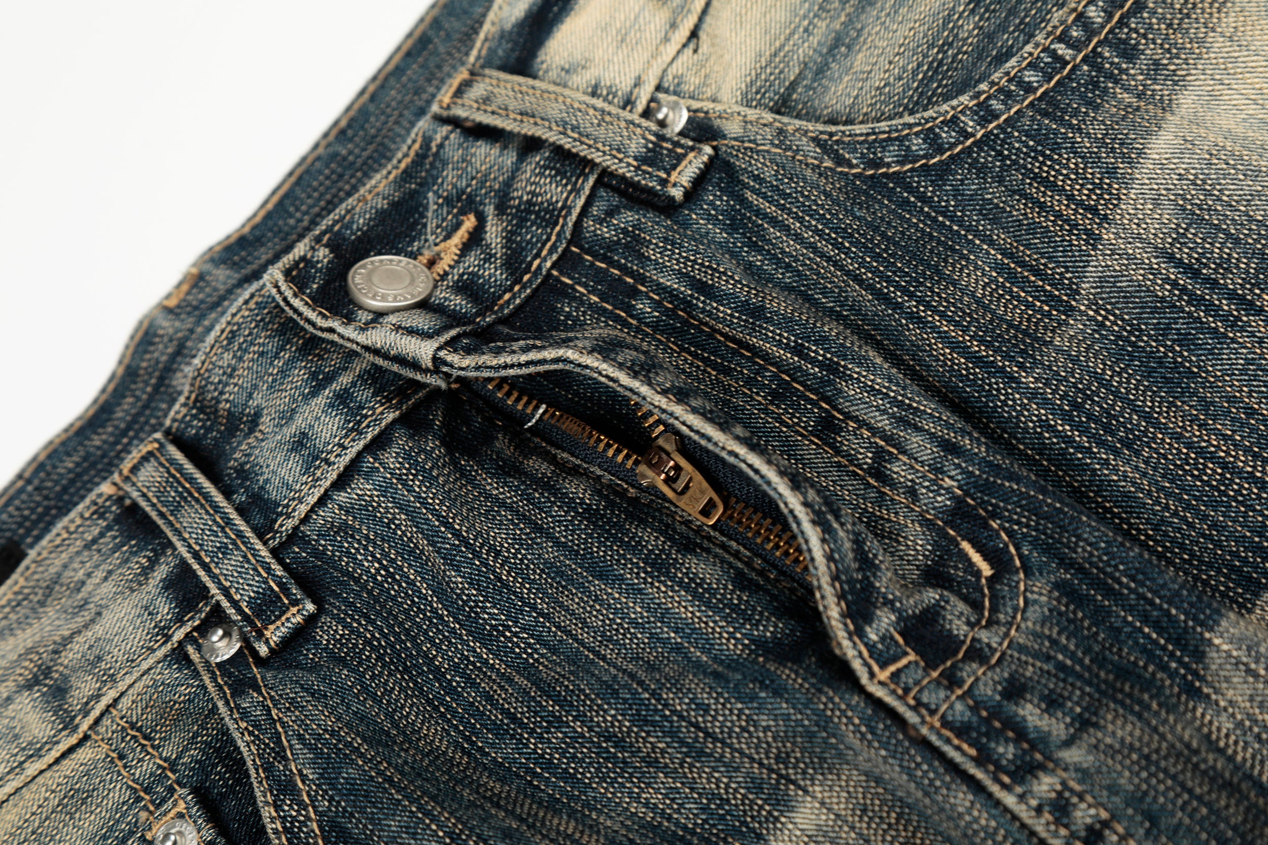 Echo Fade | Distressed Wash Wide-Leg Jeans