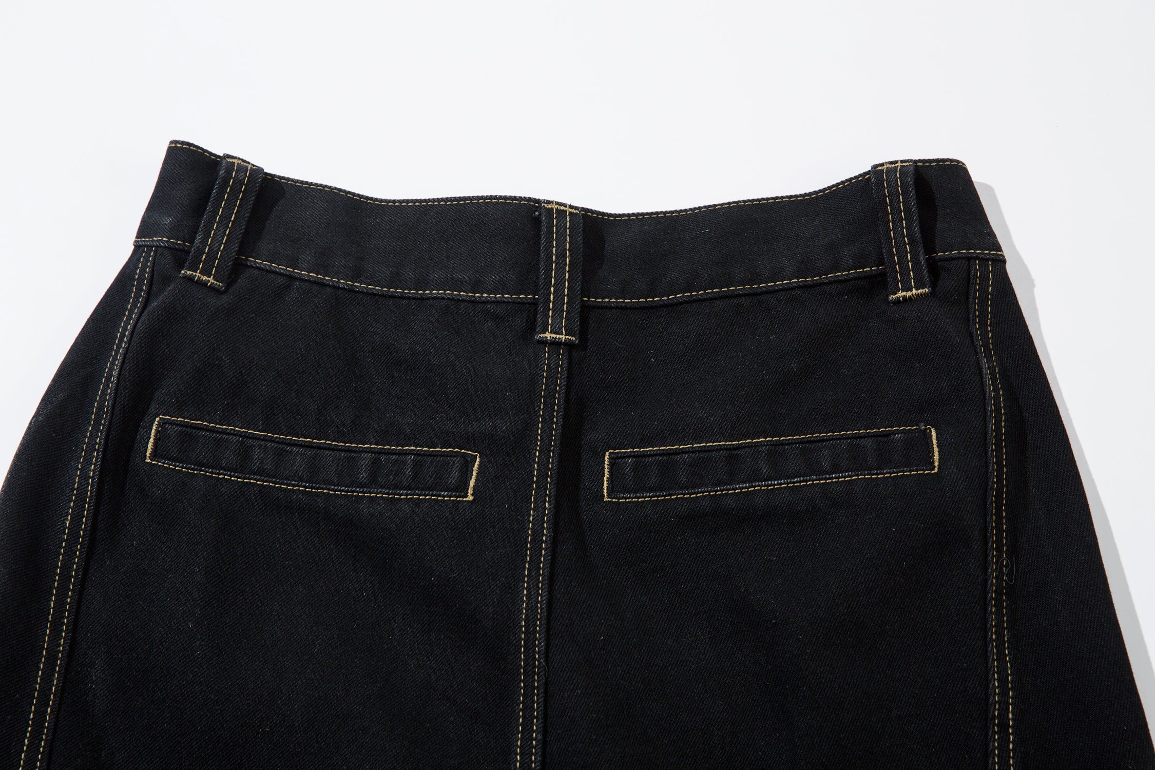 Geometric Stitch | Black Jeans - Santo