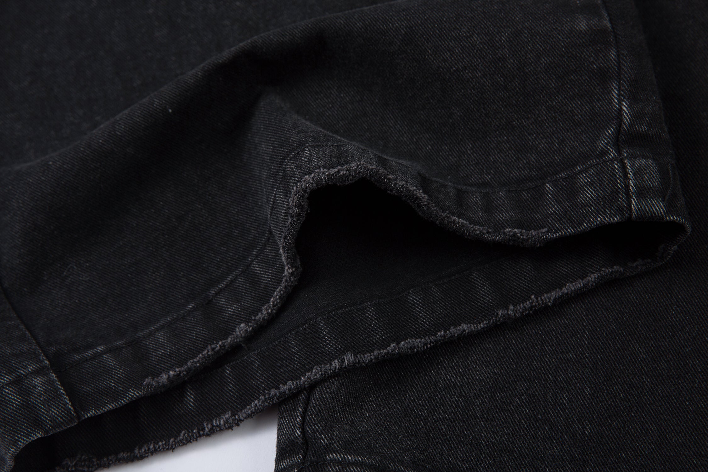 Distressed Multi-Pocket | Washed Jeans
