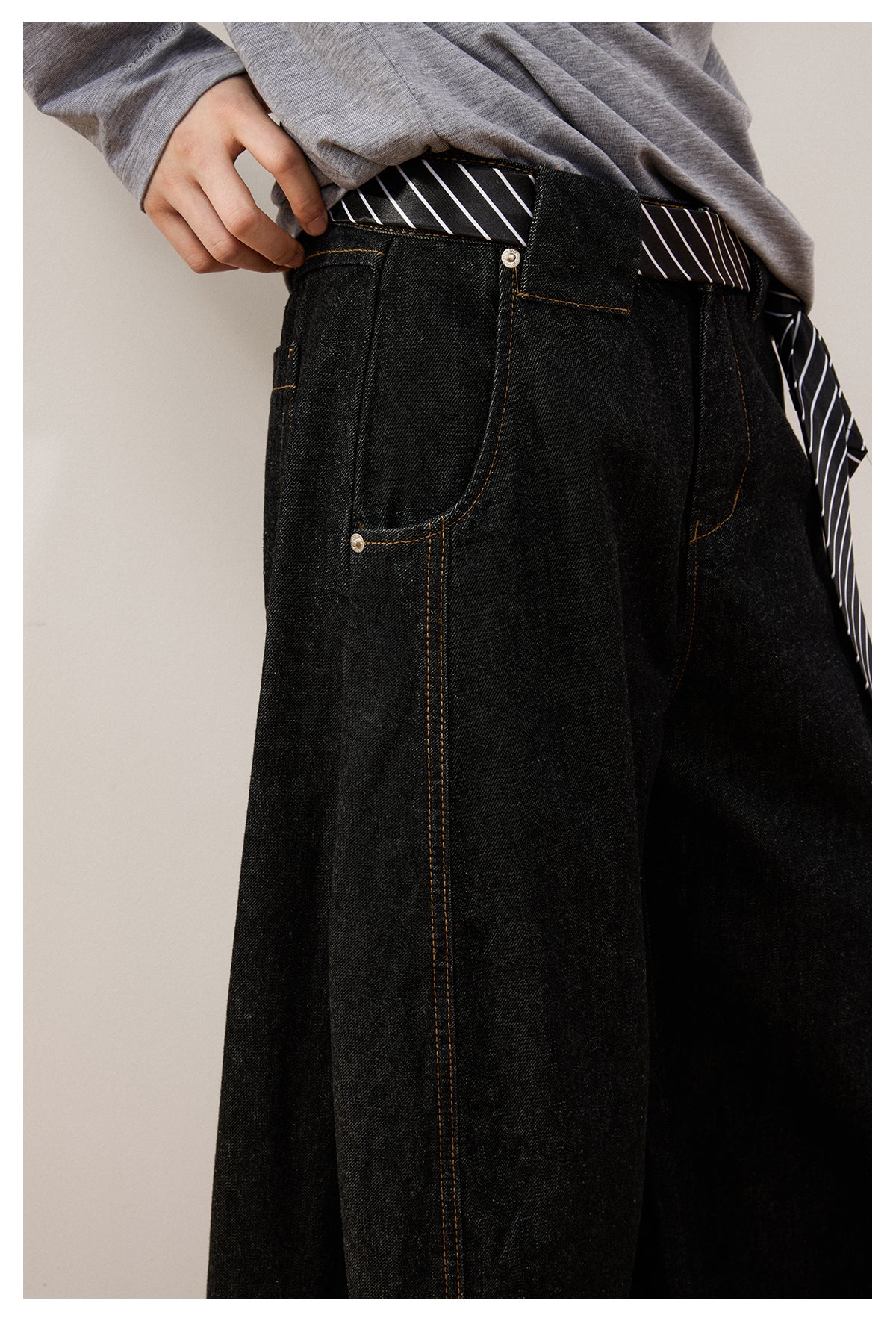 Men's Baggy Wide-Legged Black Jeans