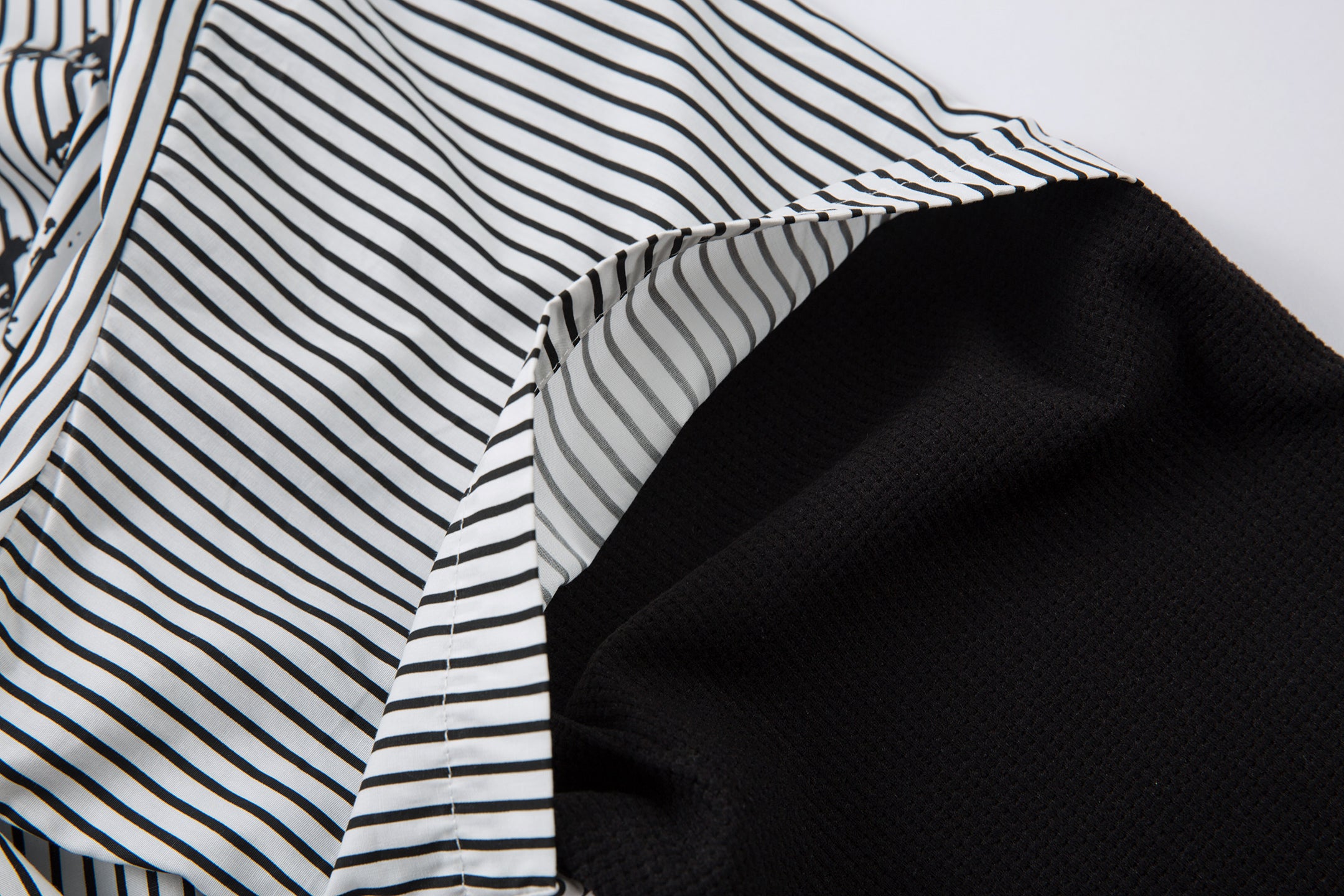 Graffiti Print Layered | Striped Sweatshirt - Santo