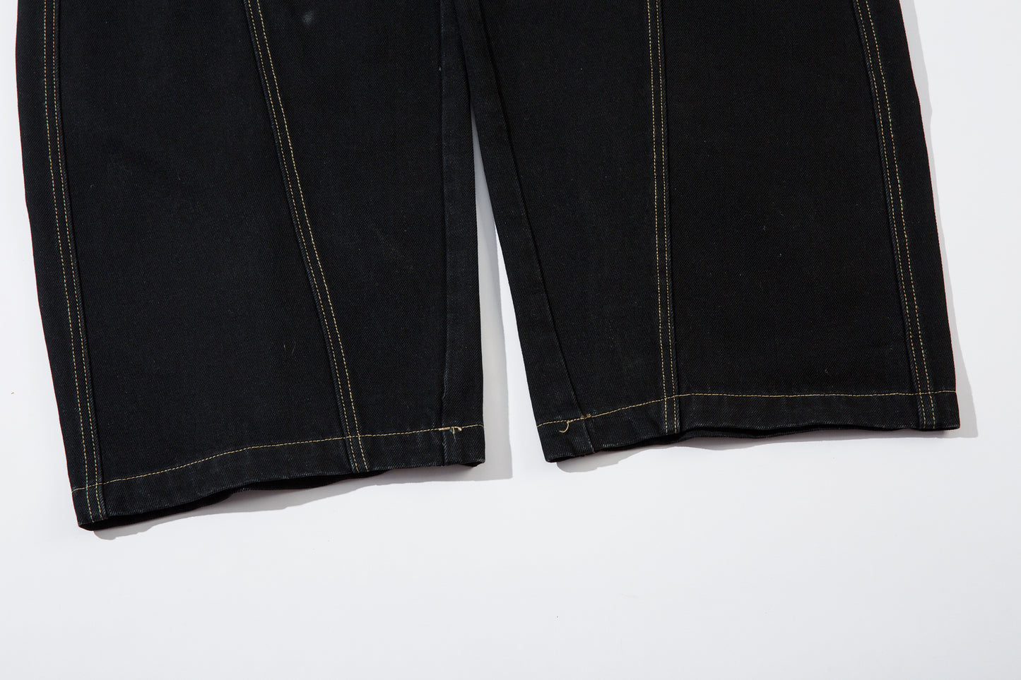 Geometric Stitch | Black Jeans - Santo