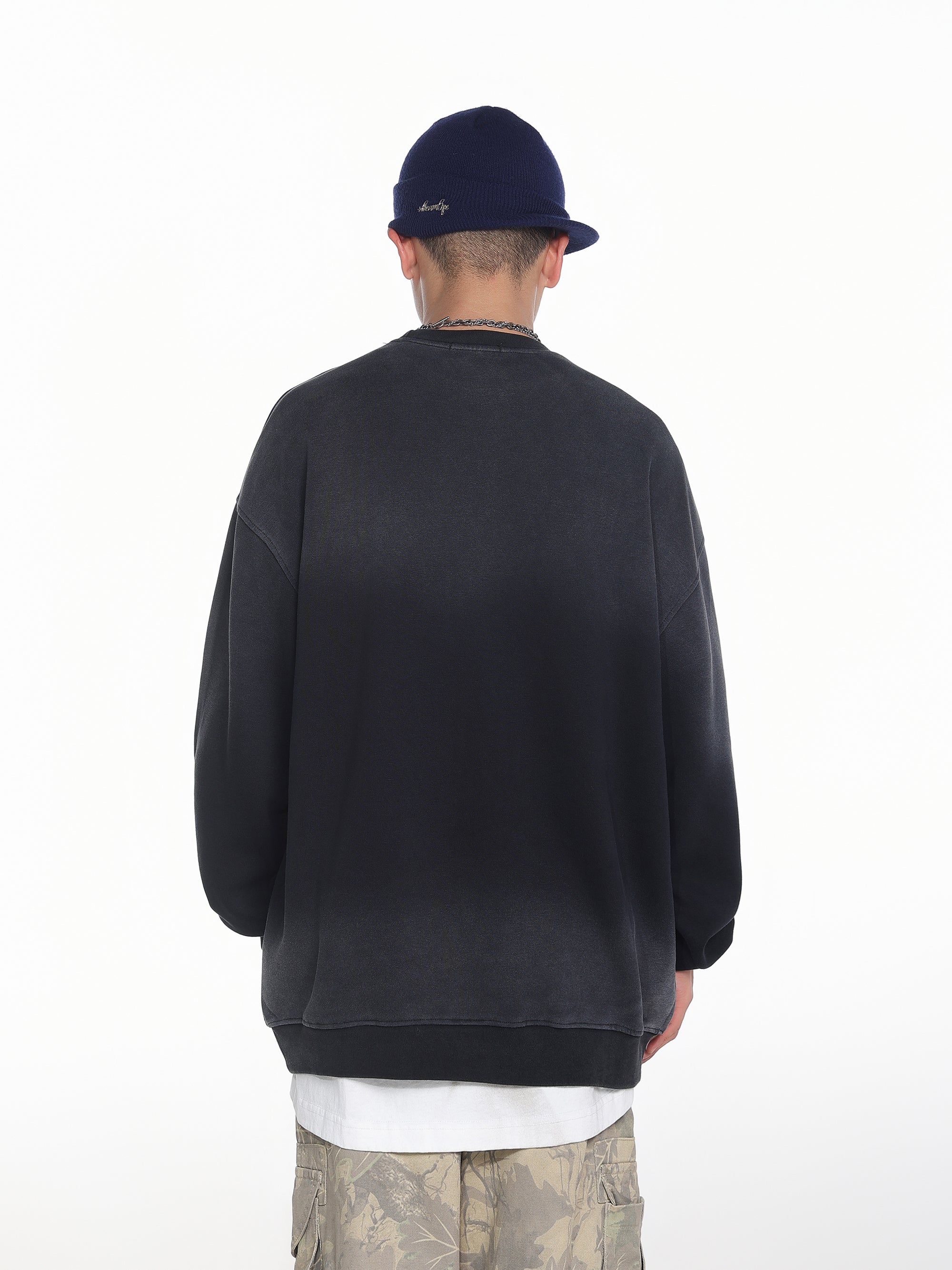 Embroidered Graphic Gradient | Casual Sweatshirt - Santo