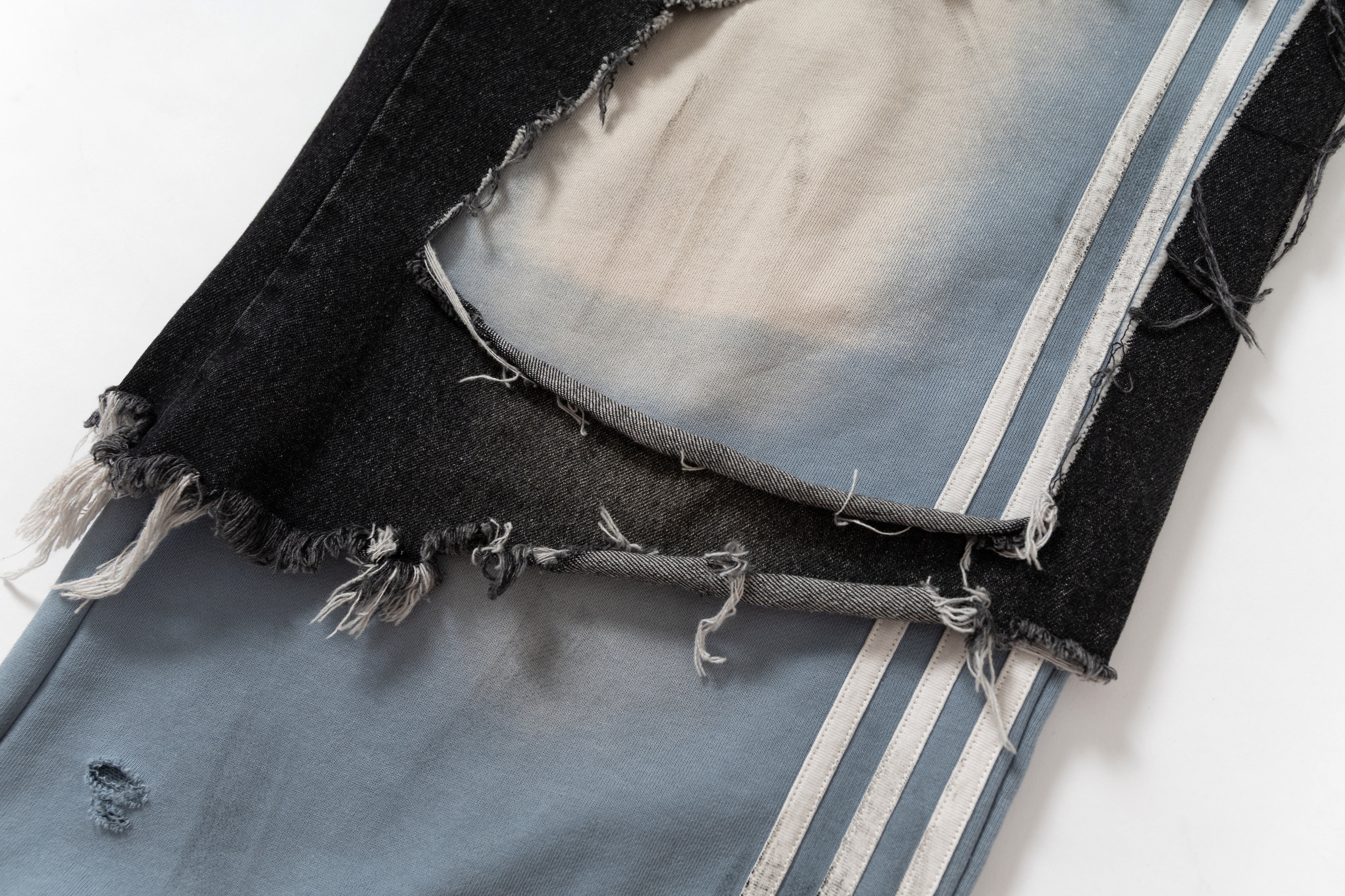 Deconstructed Distressed | Striped Jeans - Santo
