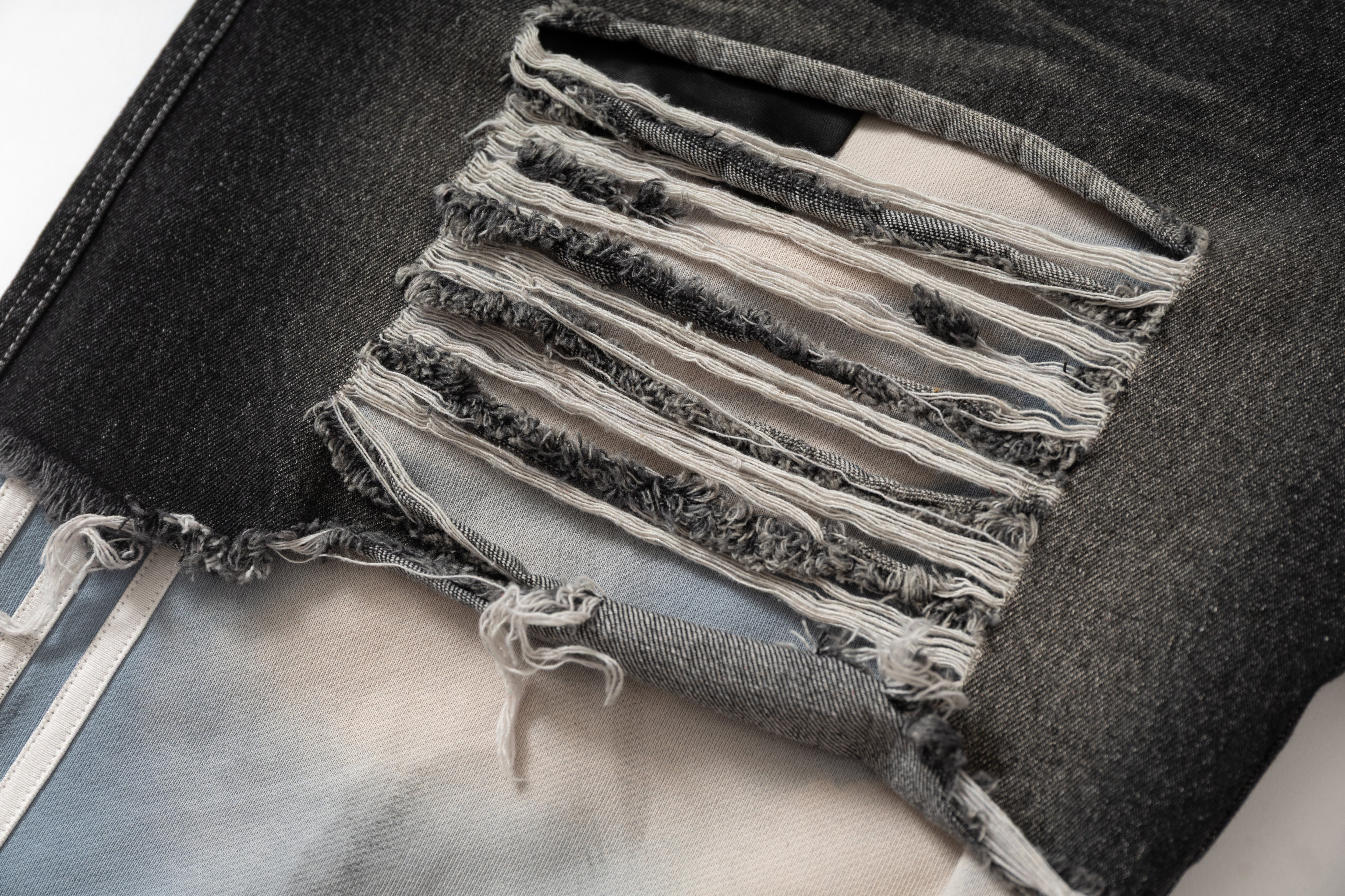 Deconstructed Distressed | Striped Jeans - Santo