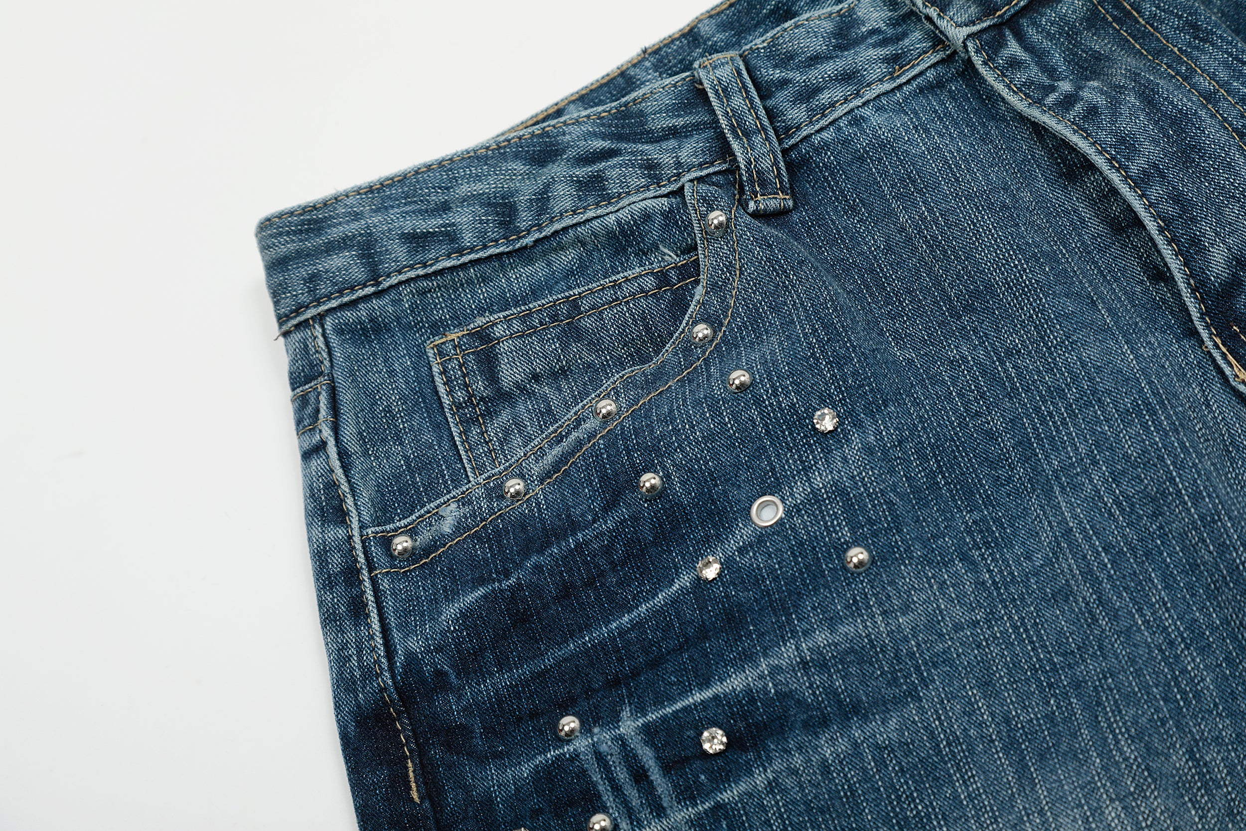 Studded Vintage Denim | Straight Jeans - Santo