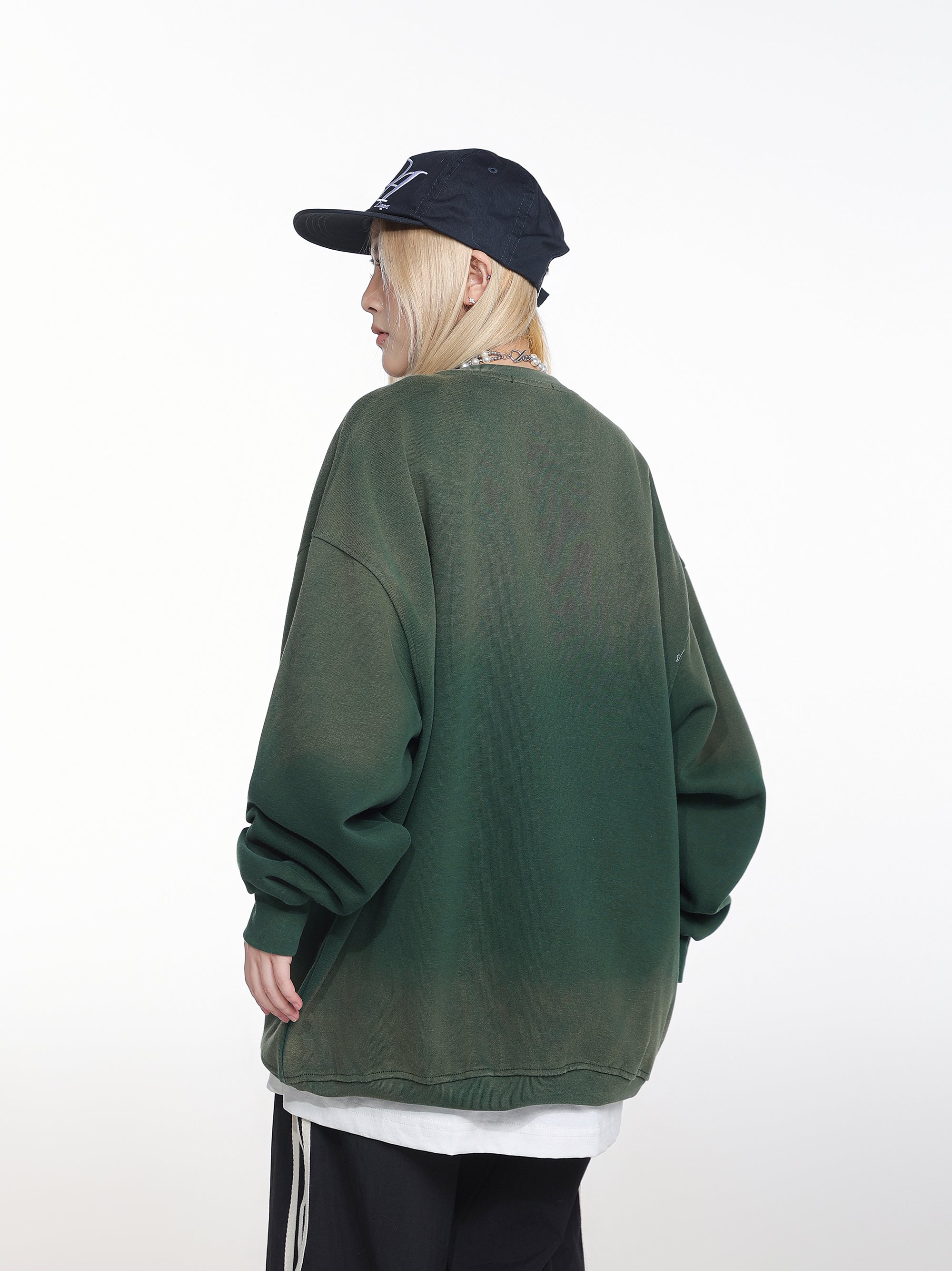 Embroidered Graphic Gradient | Casual Sweatshirt - Santo