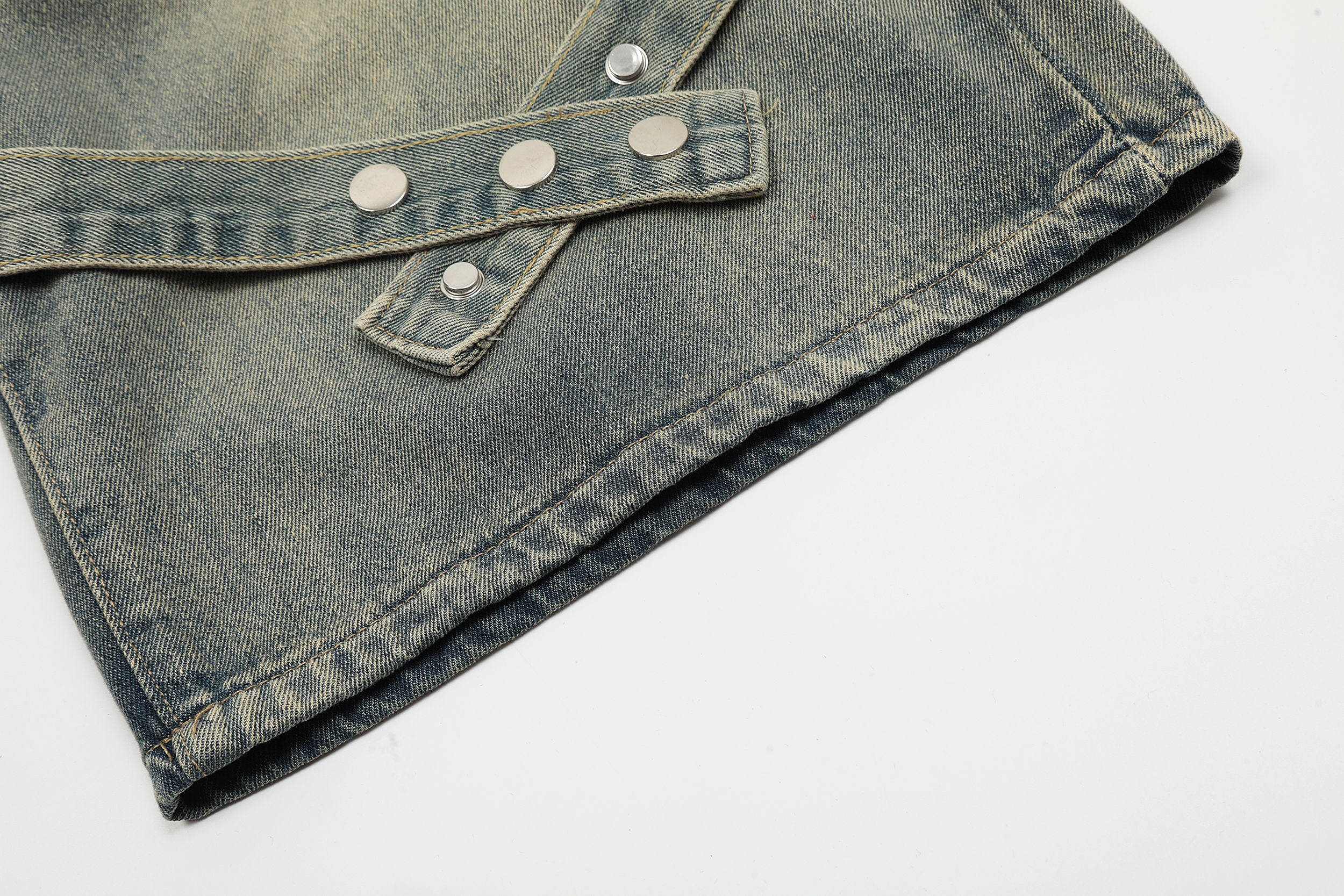 'Strap' Shorts - Santo