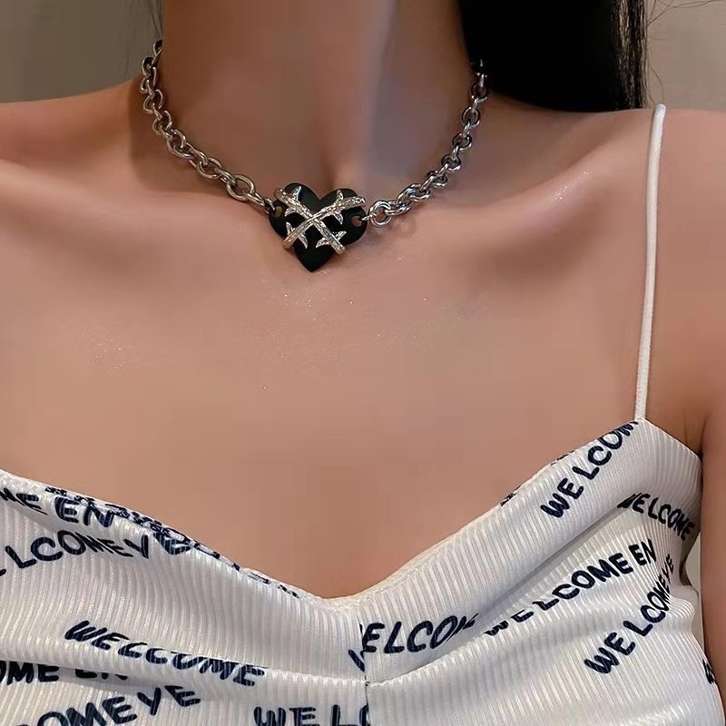 Gothic Unisex Black Love Necklace Hip Hop Vintage Accessories Fashion Gift Punk Necklaces Jewelry Woman Man - Santo