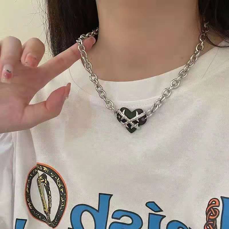 Gothic Unisex Black Love Necklace Hip Hop Vintage Accessories Fashion Gift Punk Necklaces Jewelry Woman Man - Santo