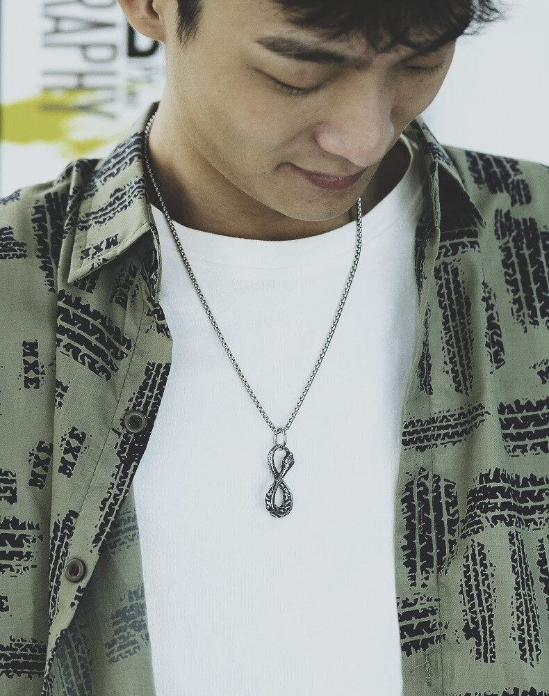 Punk Necklaces Jewelry Woman Man Unisex 8-Shaped Snake Necklace Gothic Fashion Gift Hip Hop Vintage Accessories - Santo