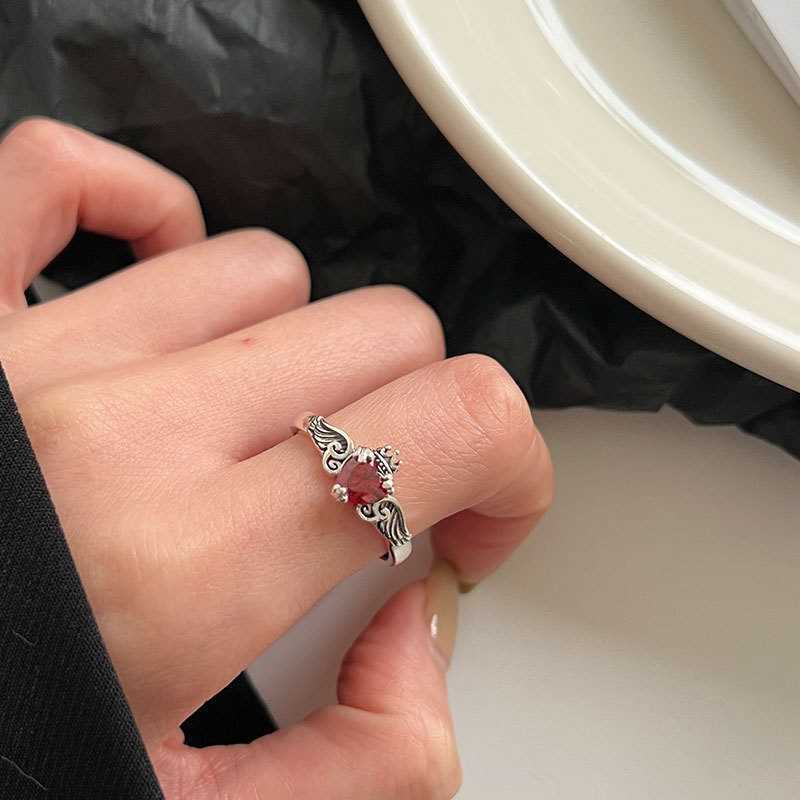 Vintage Hip Hop Ring Accessories Unisex Crown Red Love Wings Ring Woman Man Punk Jewelry Gothic Fashion Party Gifts - Santo