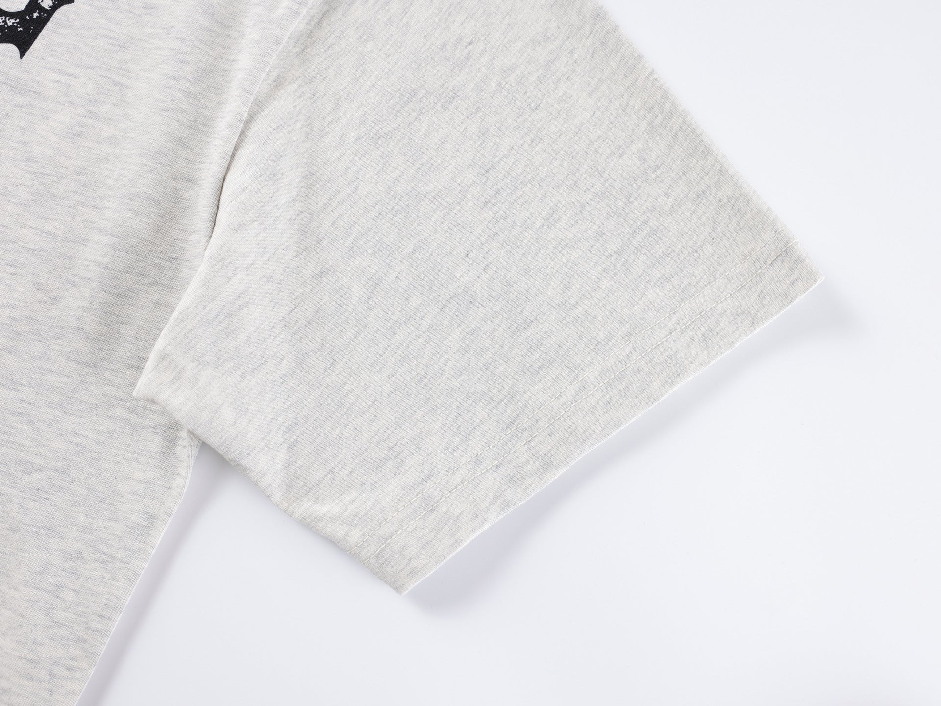 Dreaming | Graphic T-shirt - Santo 