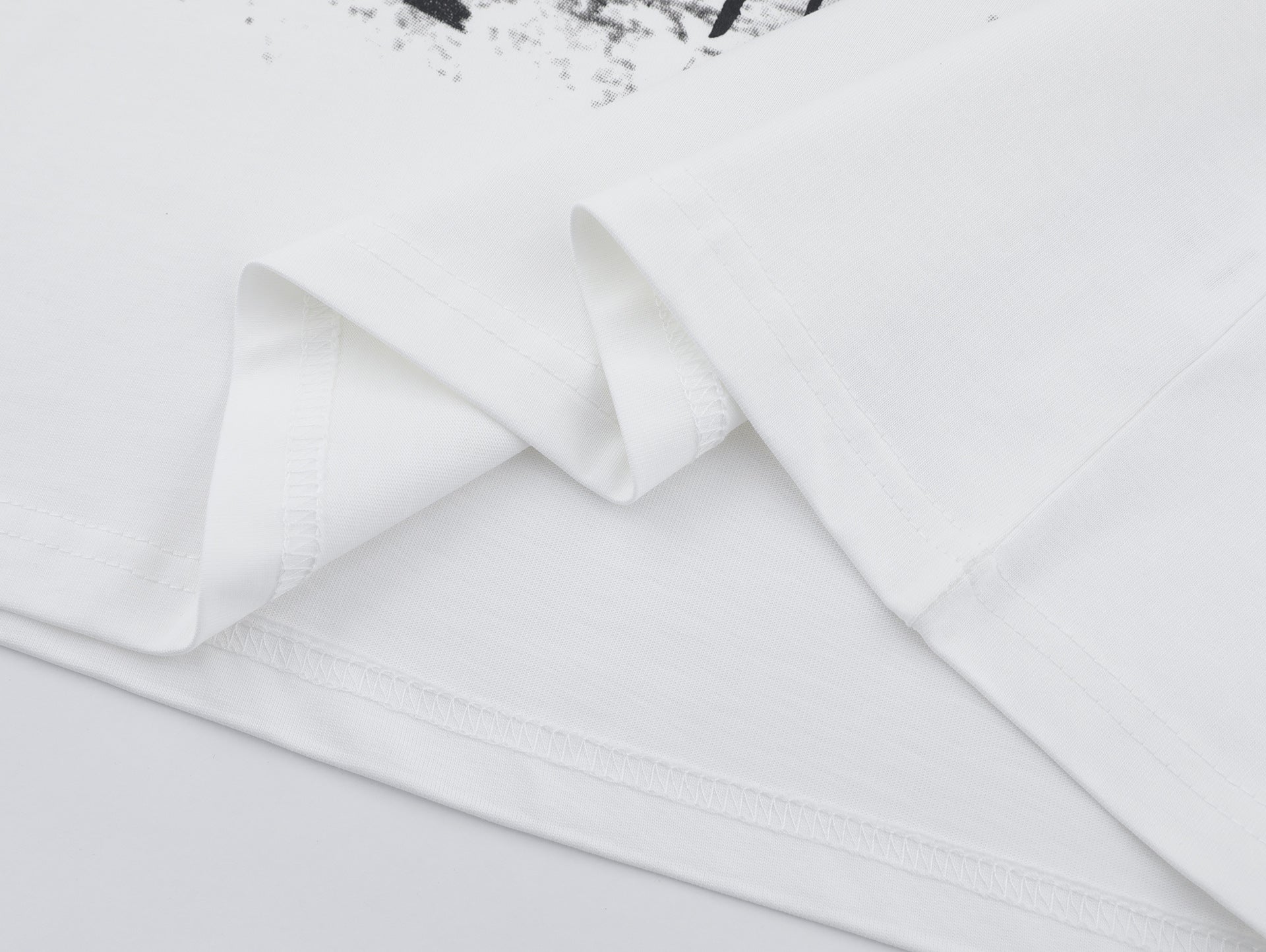 Crowd Print | Graffiti T-Shirt - Santo 