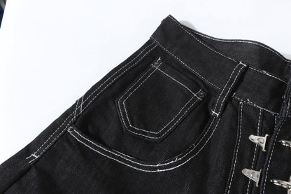 Jeans rossi dritti e audaci