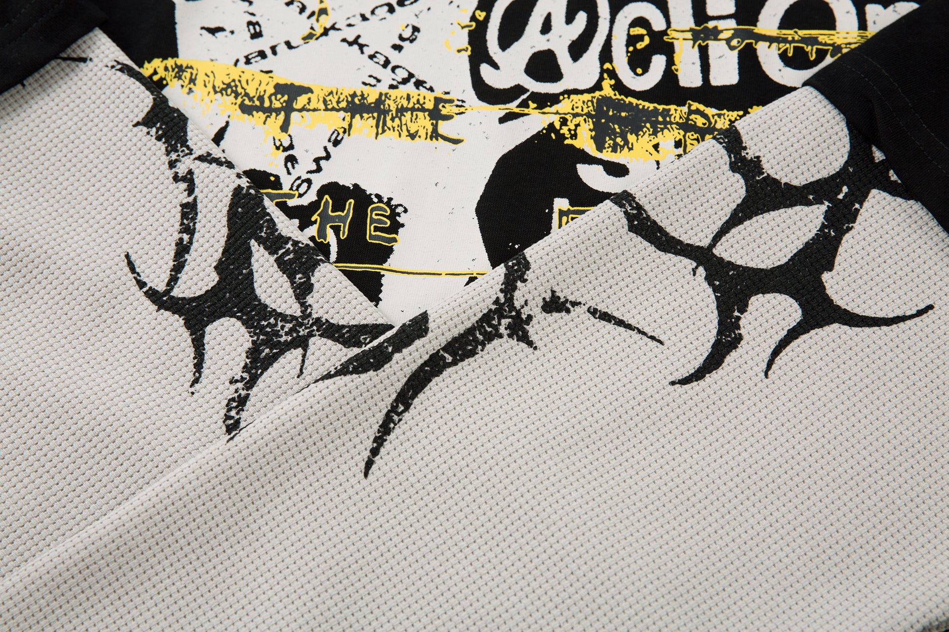 Street Graffiti Style | Layered Sweatshirt - Santo 