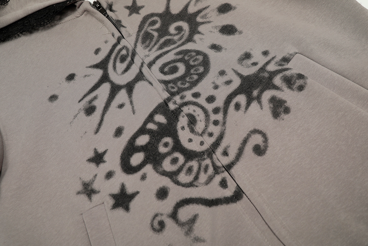 Gothic Spray Print | Zip Up Hoodie - Santo 