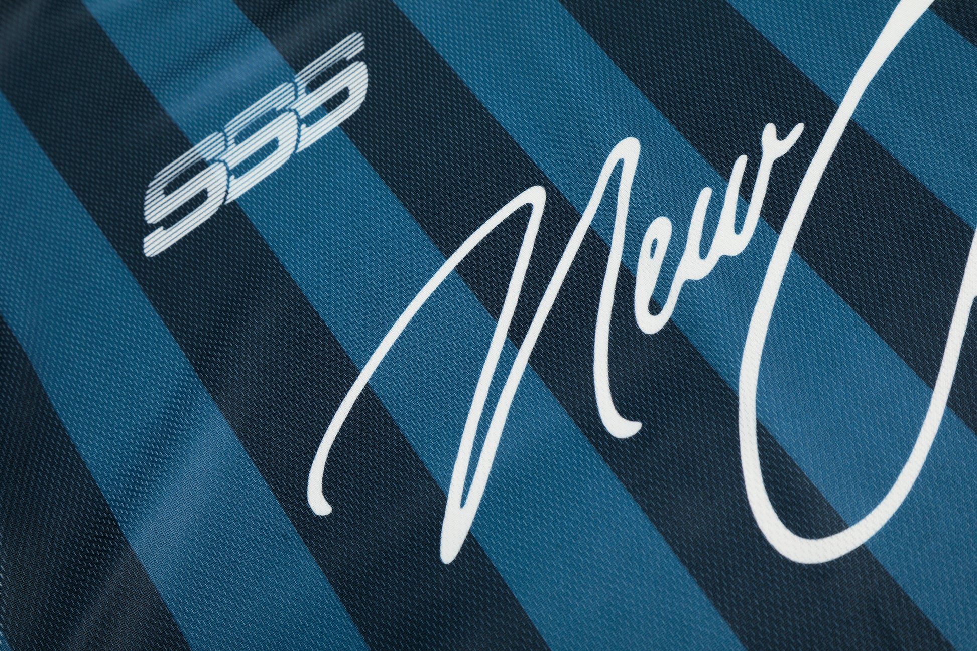 Signature Stripes Graphic | V-Neck Sweatshirt - Santo 