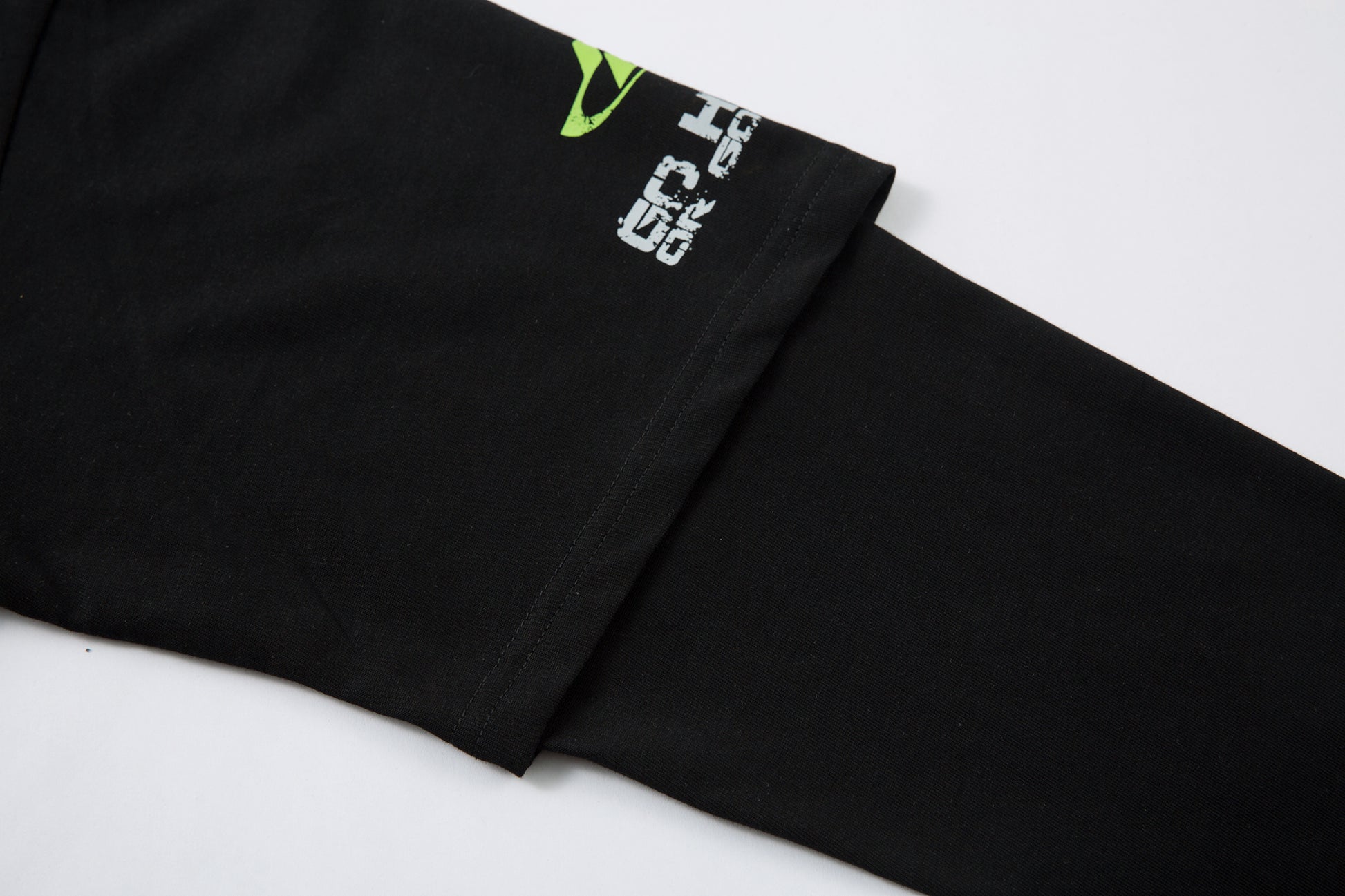 Street Slogan Design | Graphic Sweatshirt - Santo 