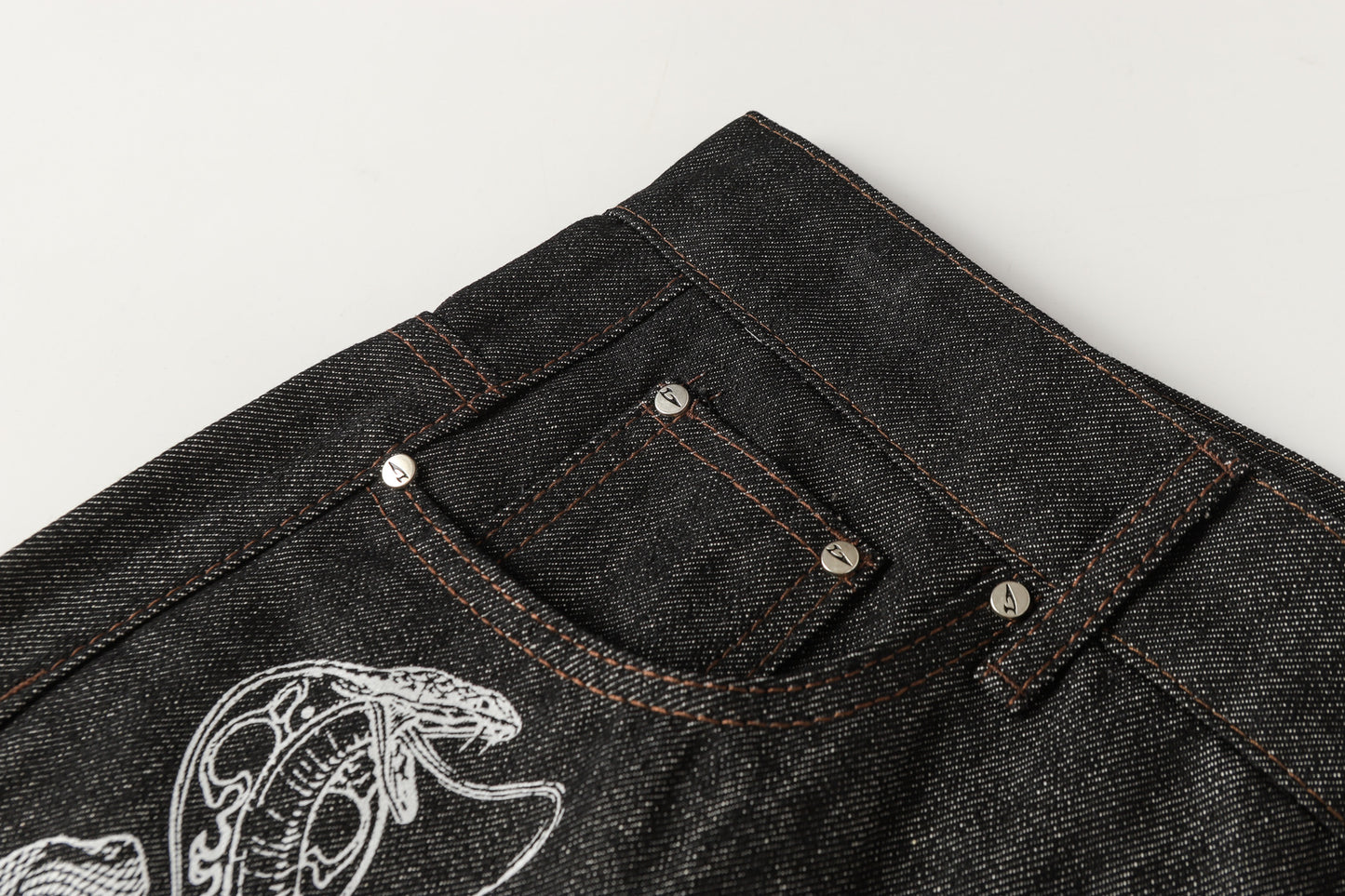 Snake Embroidery | Denim Jeans - Santo 