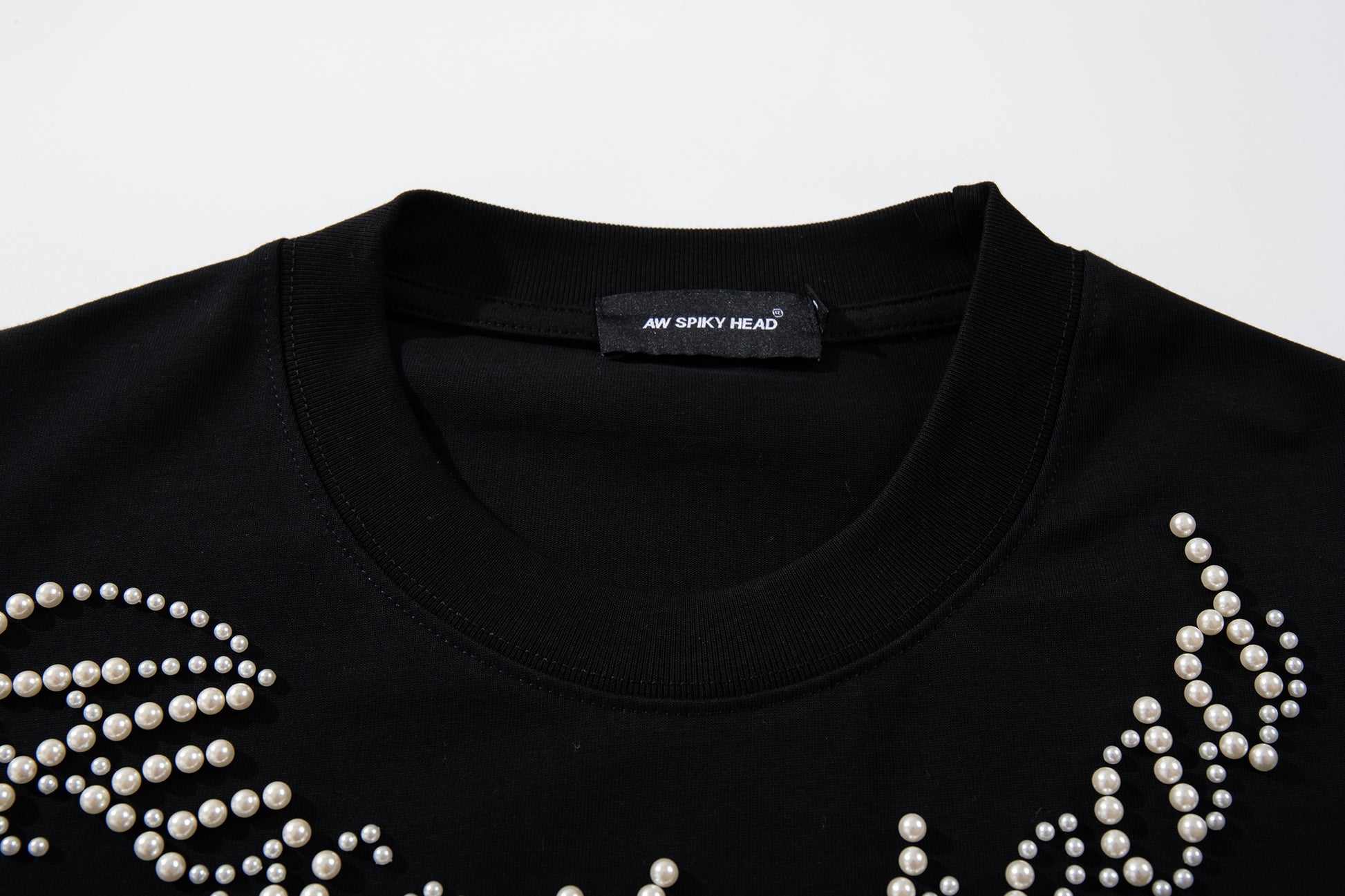 Pearl Letter | Long Sleeve T-Shirt - Santo 