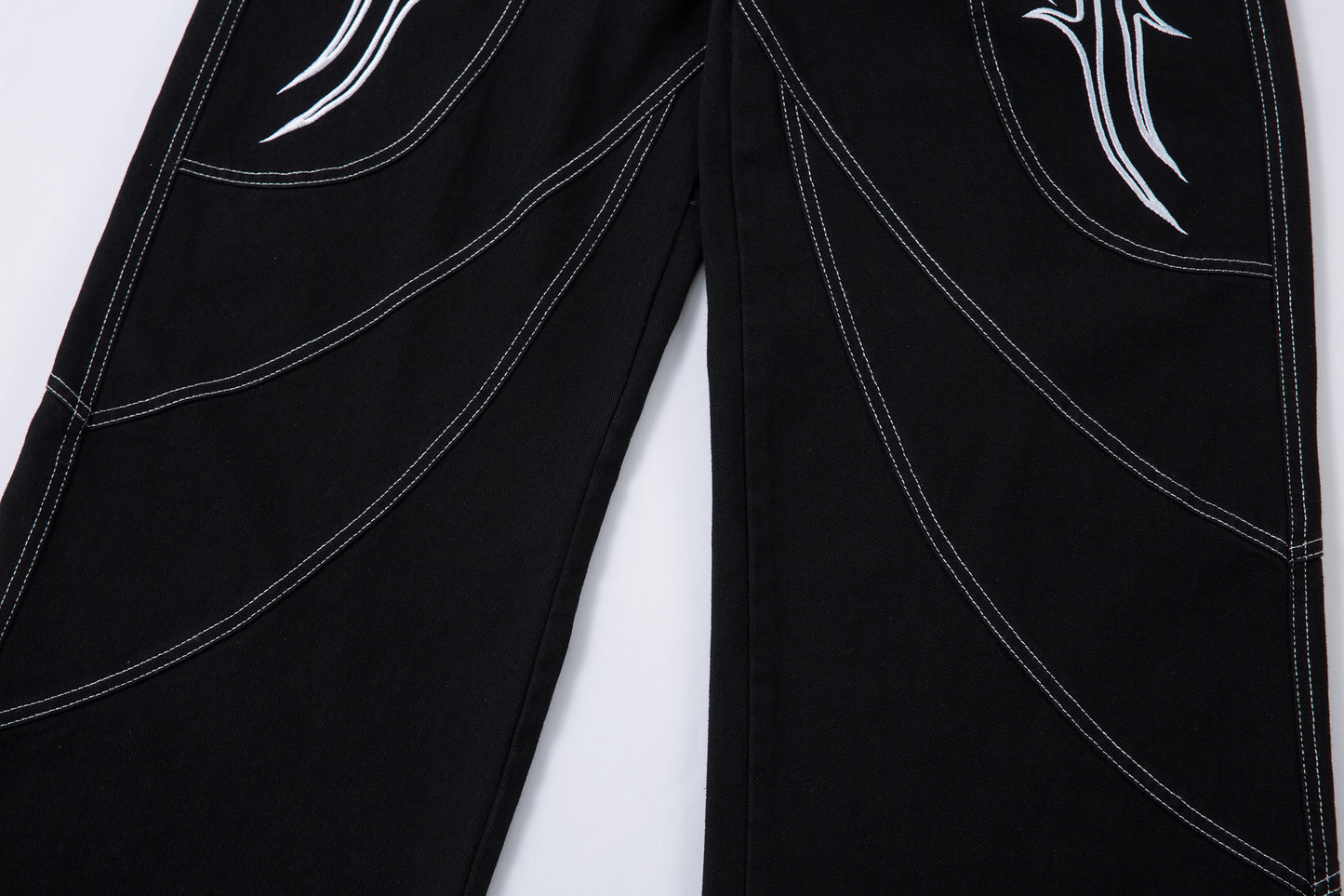 Embroidered Flame | Baggy Jeans - Santo 