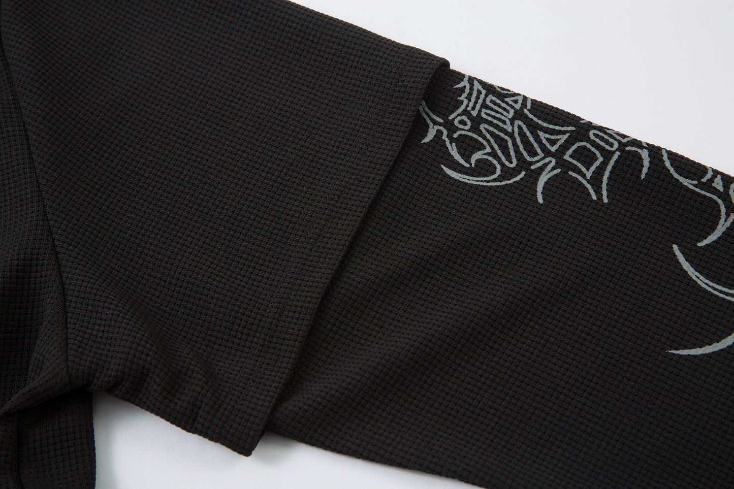 Dark Verse Graphic | Layered Sweatshirt - Santo 