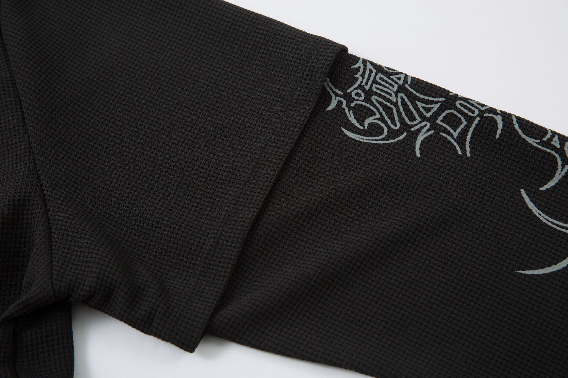 Dark Verse Graphic | Layered Sweatshirt - Santo 