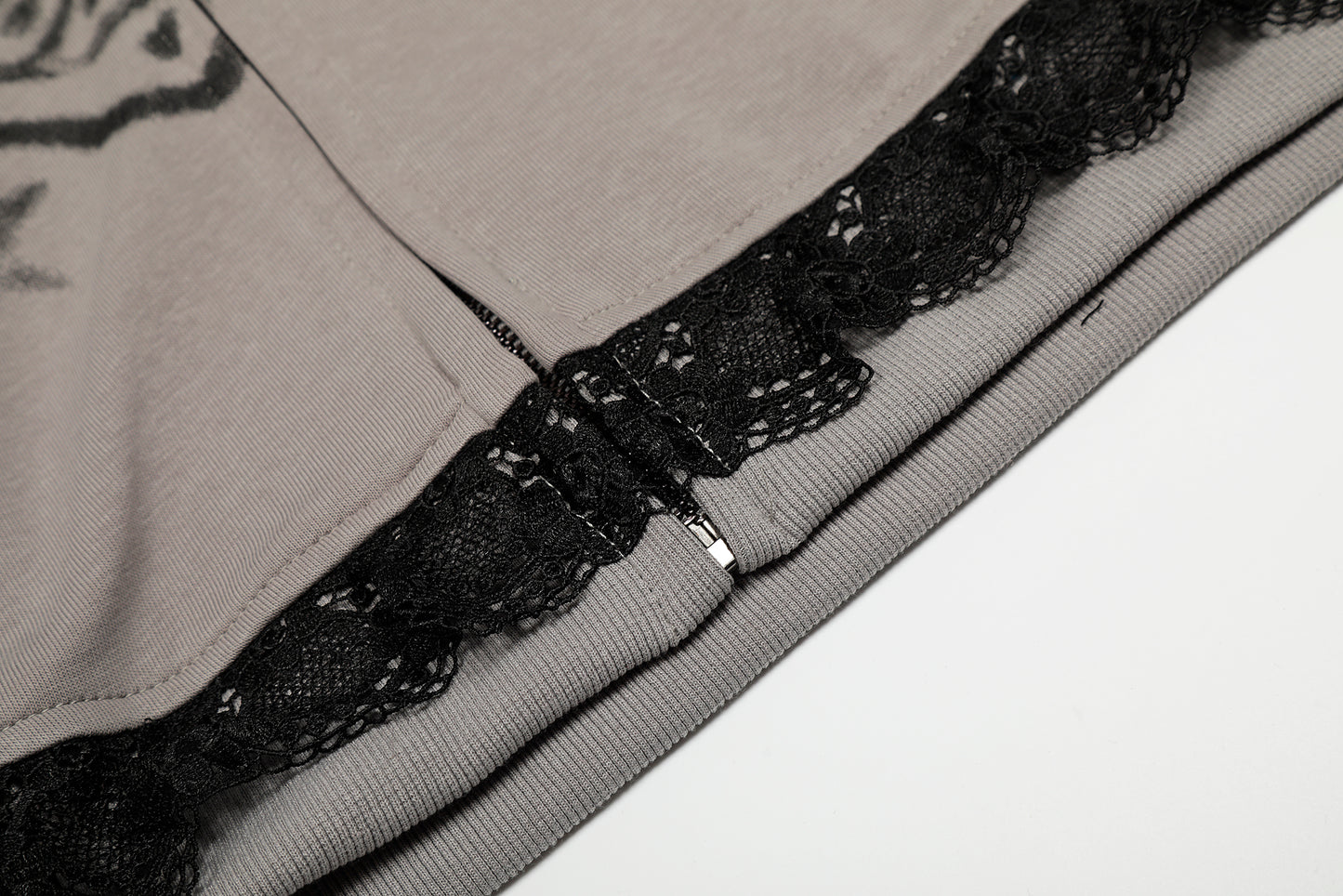 Gothic Spray Print | Zip Up Hoodie - Santo 