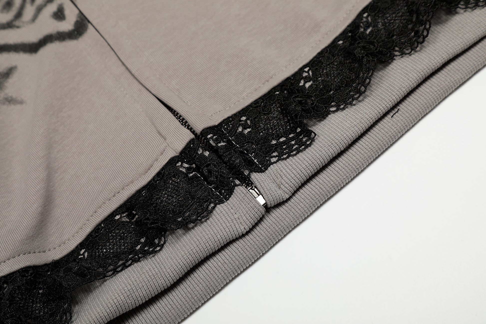 Gothic Spray Print | Zip Up Hoodie - Santo 