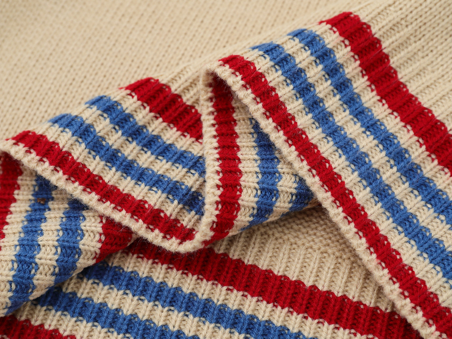 Graphic Script | Mesh-Sleeve Raglan Knit Pullover