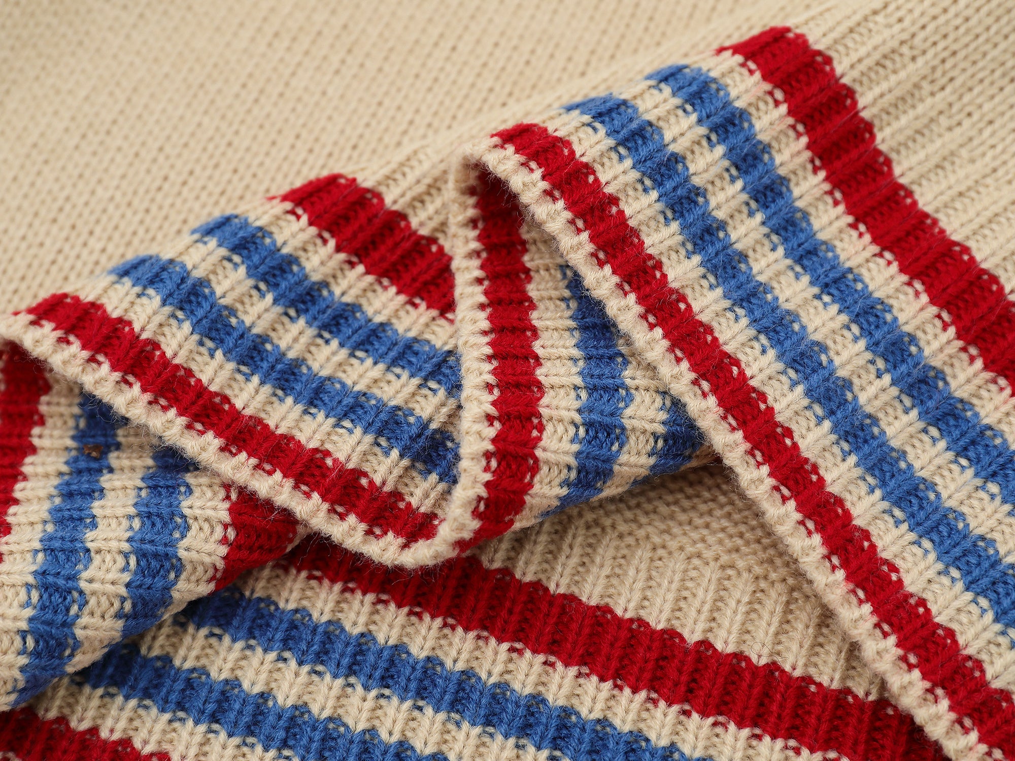 Graphic Script | Mesh-Sleeve Raglan Knit Pullover