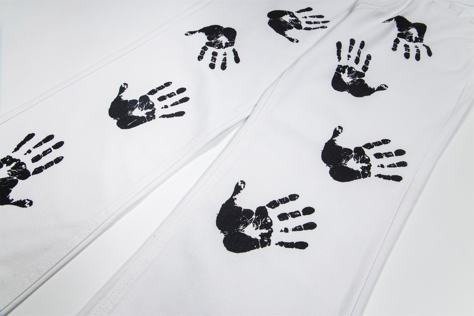 Handprint Graphic | White Street Jeans - Santo 
