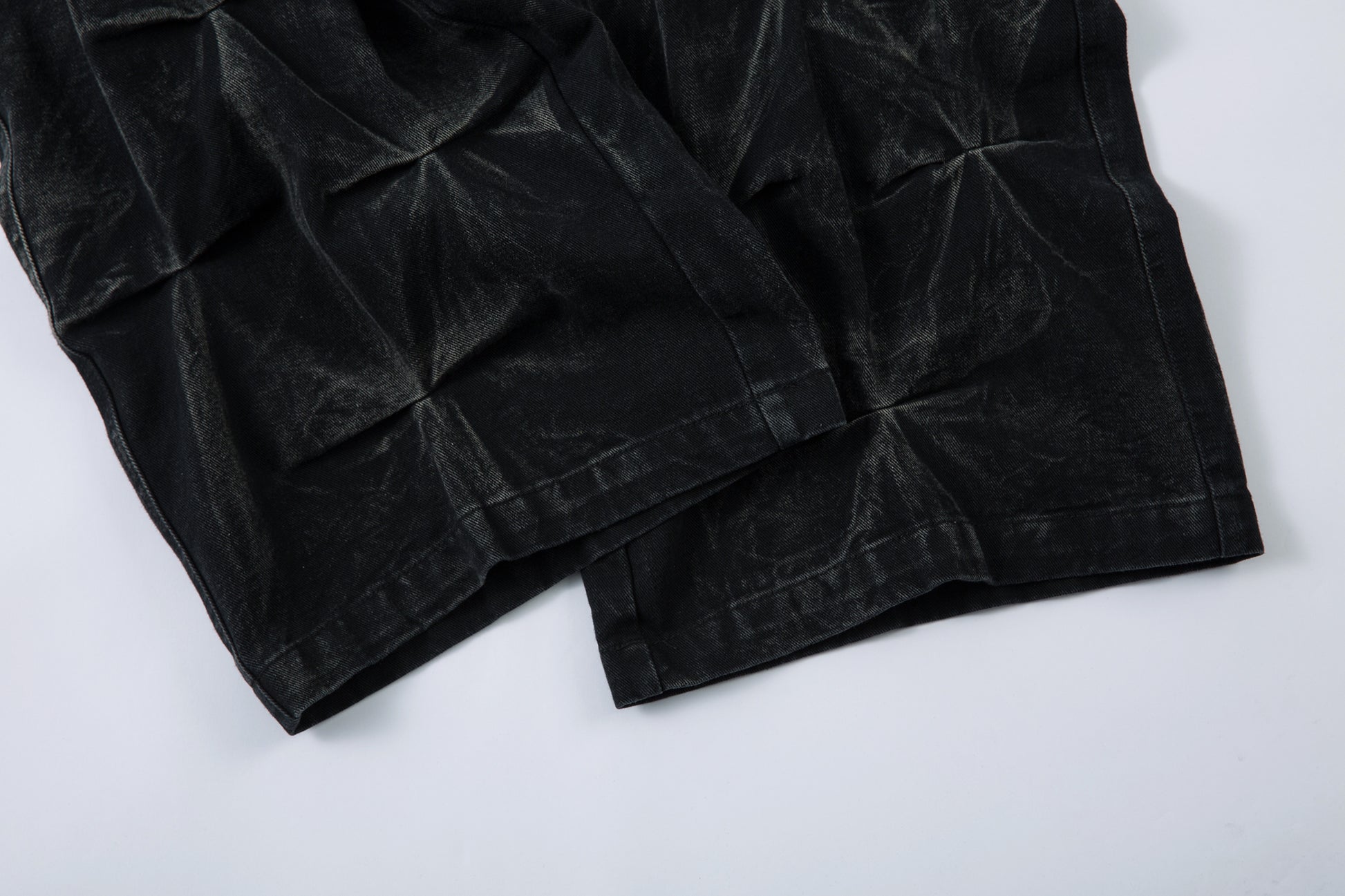 Washed Distressed Pleated | Baggy Jeans - Santo 