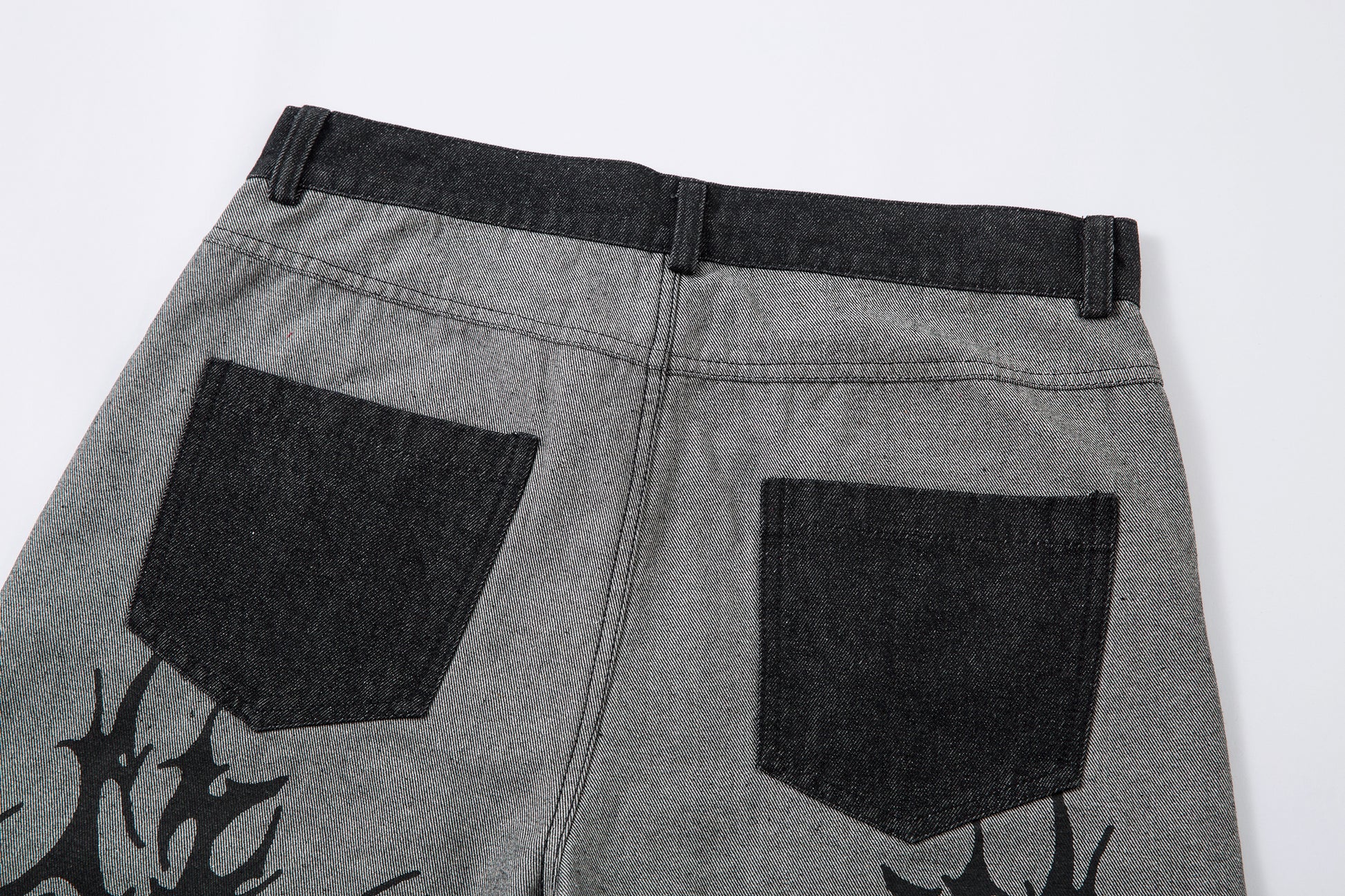 Tribal Flame Print | Baggy Jeans - Santo 