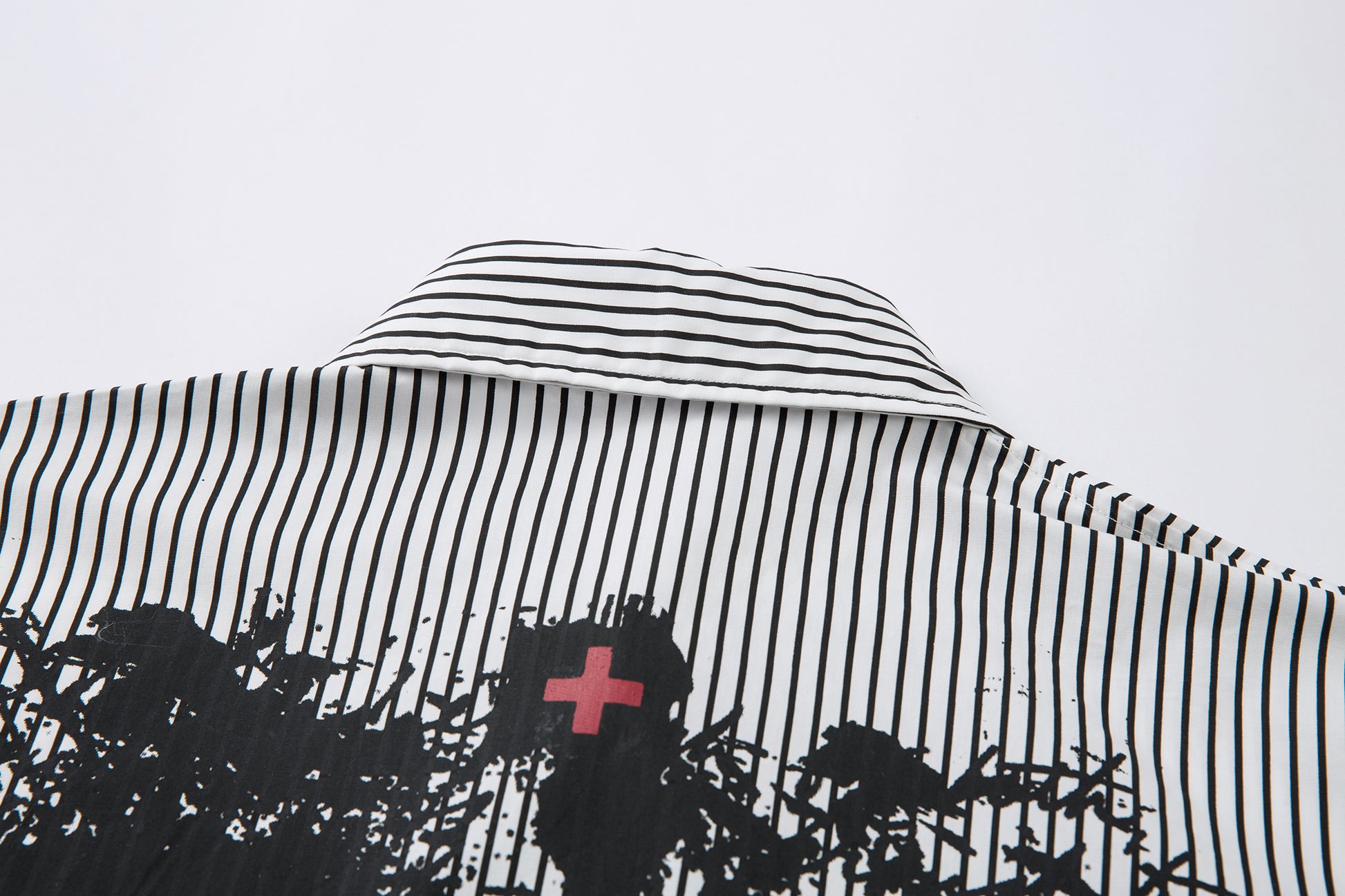 Graffiti Print Layered | Striped Sweatshirt - Santo 