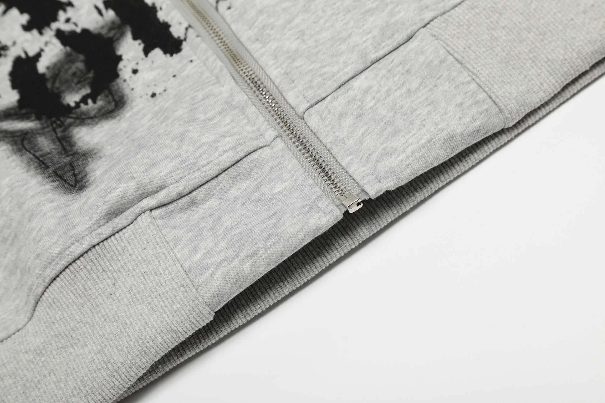 Graffiti Print Faux Fur | Zip Up Hoodie - Santo 