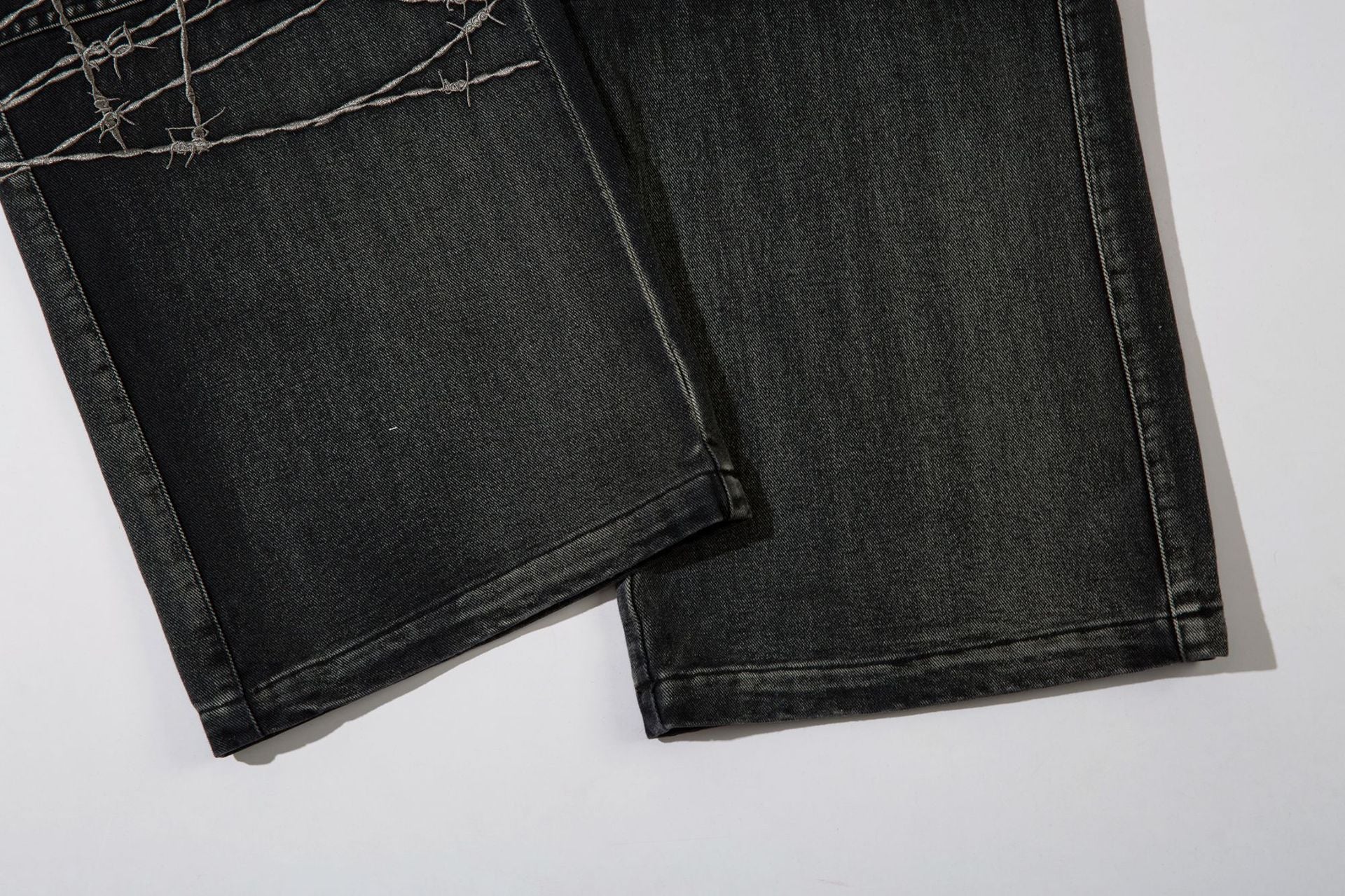 Barbed Wire Print | Baggy Jeans - Santo 
