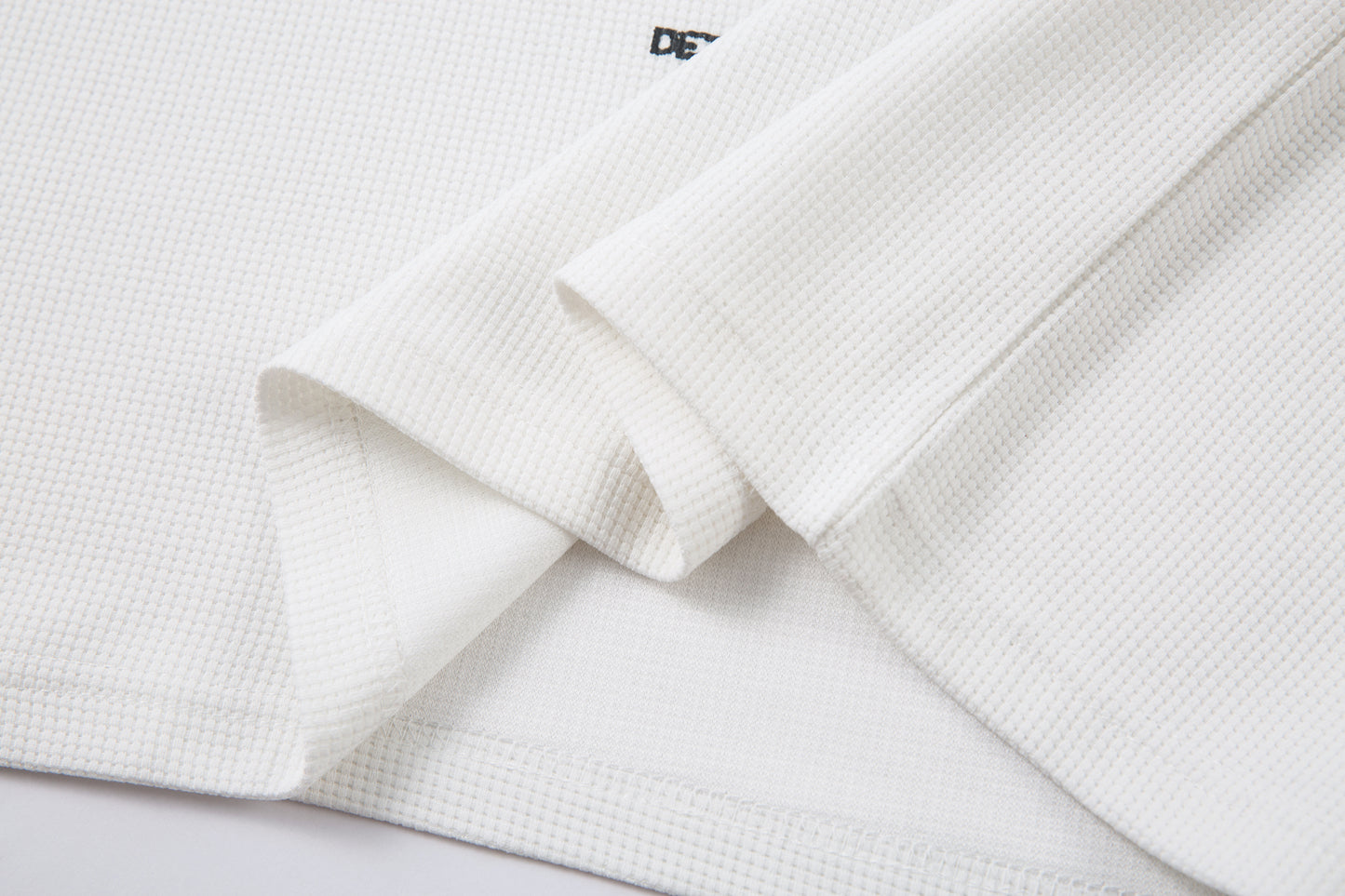 Gothic Cross Print | Graphic Sweatshirt - Santo 