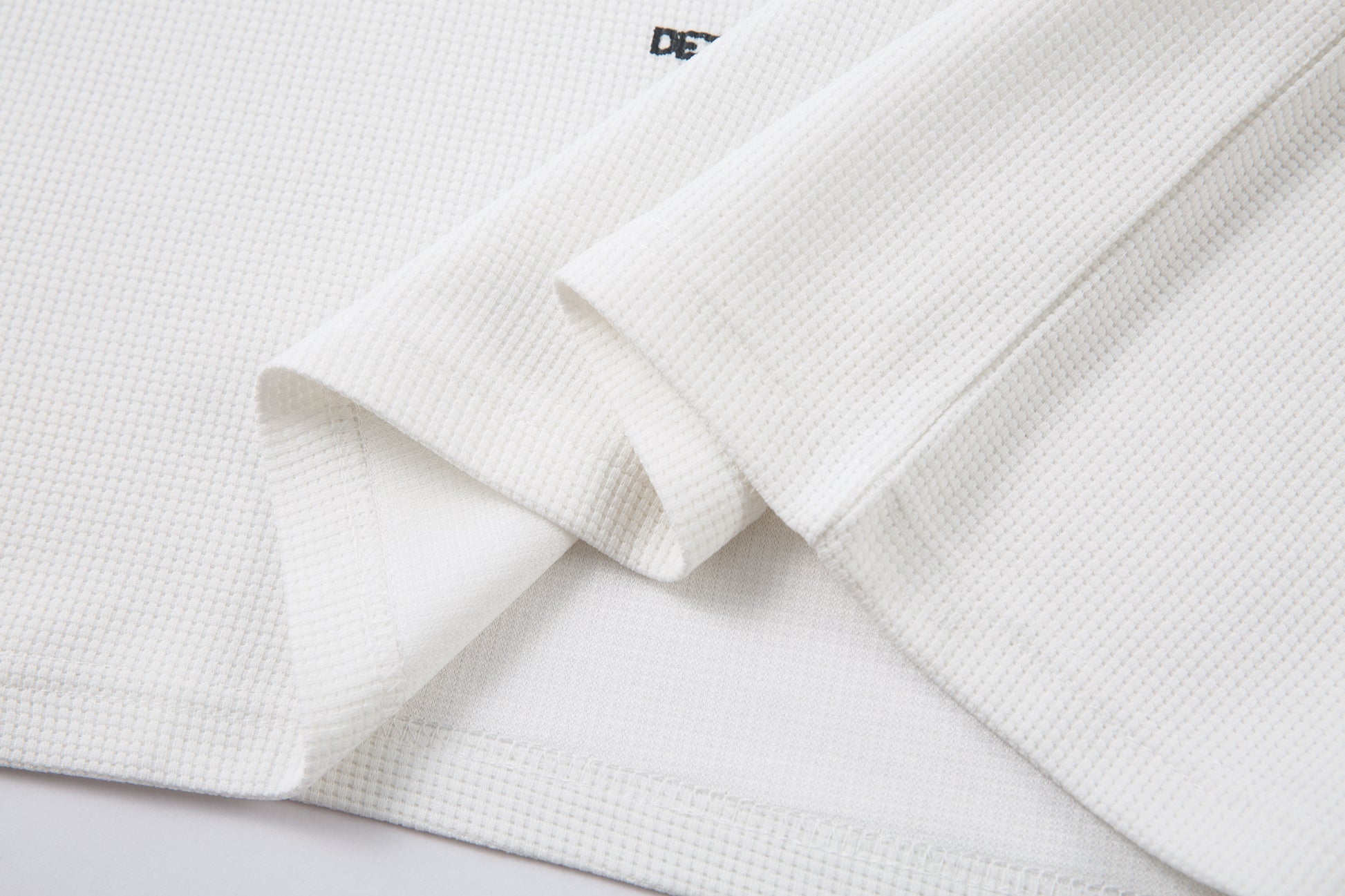 Gothic Cross Print | Graphic Sweatshirt - Santo 