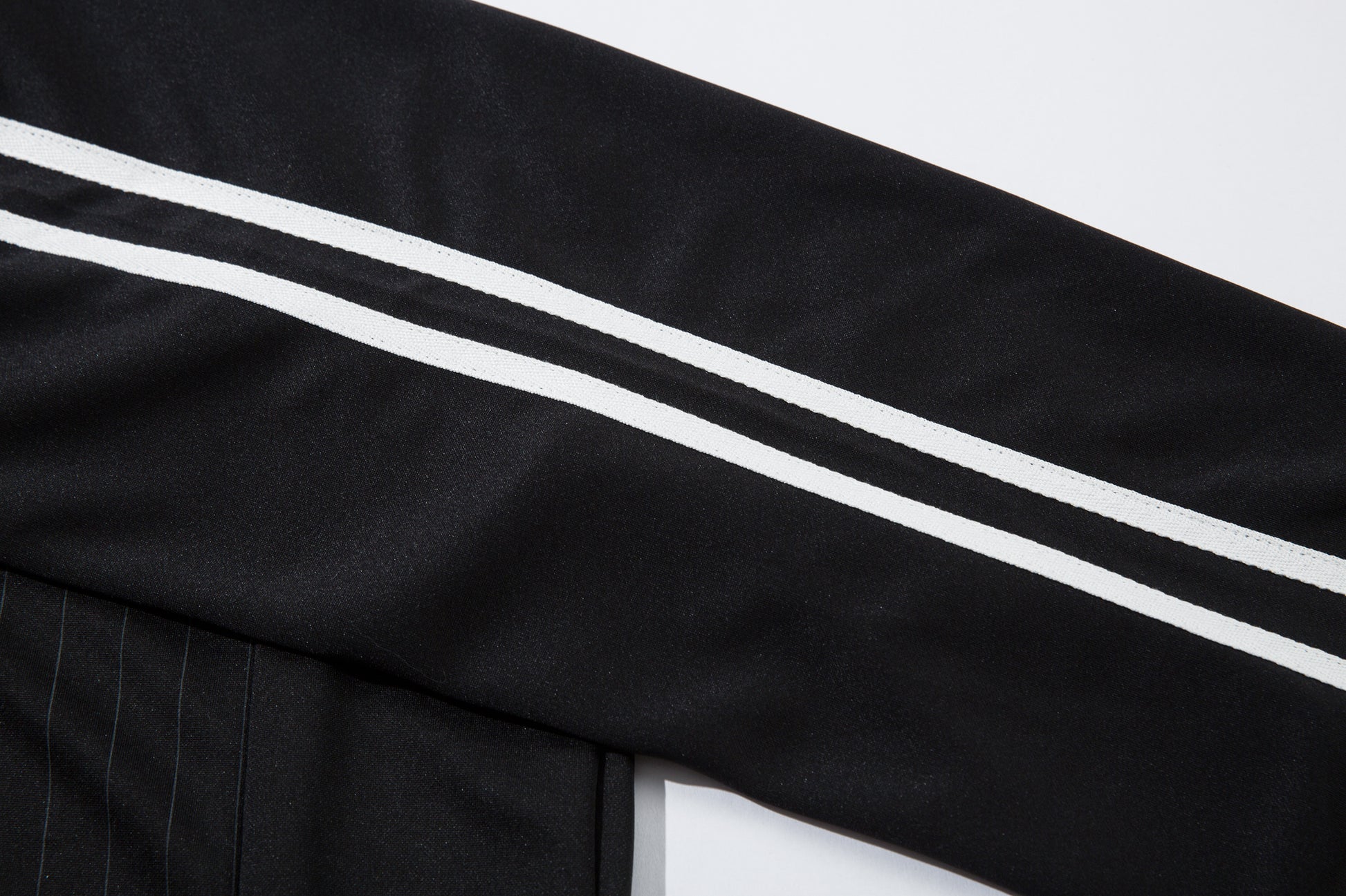 Athletic Stripe Embroidery | Racing Sweatshirt - Santo 