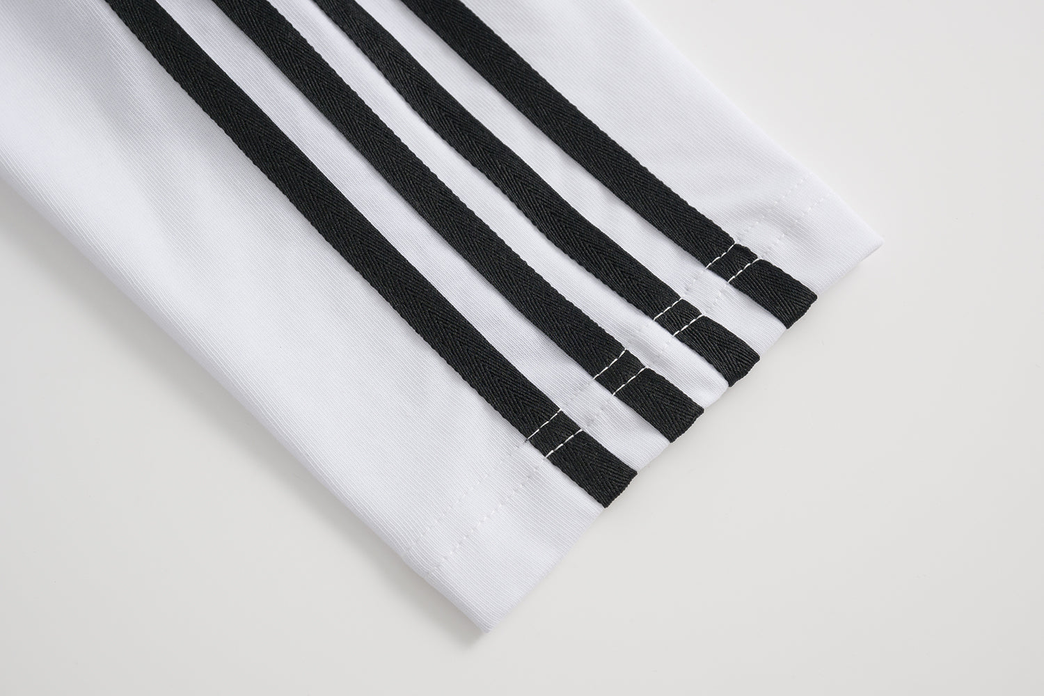 Layered Sleeve Design | Patchwork Sweatshirt - Santo 