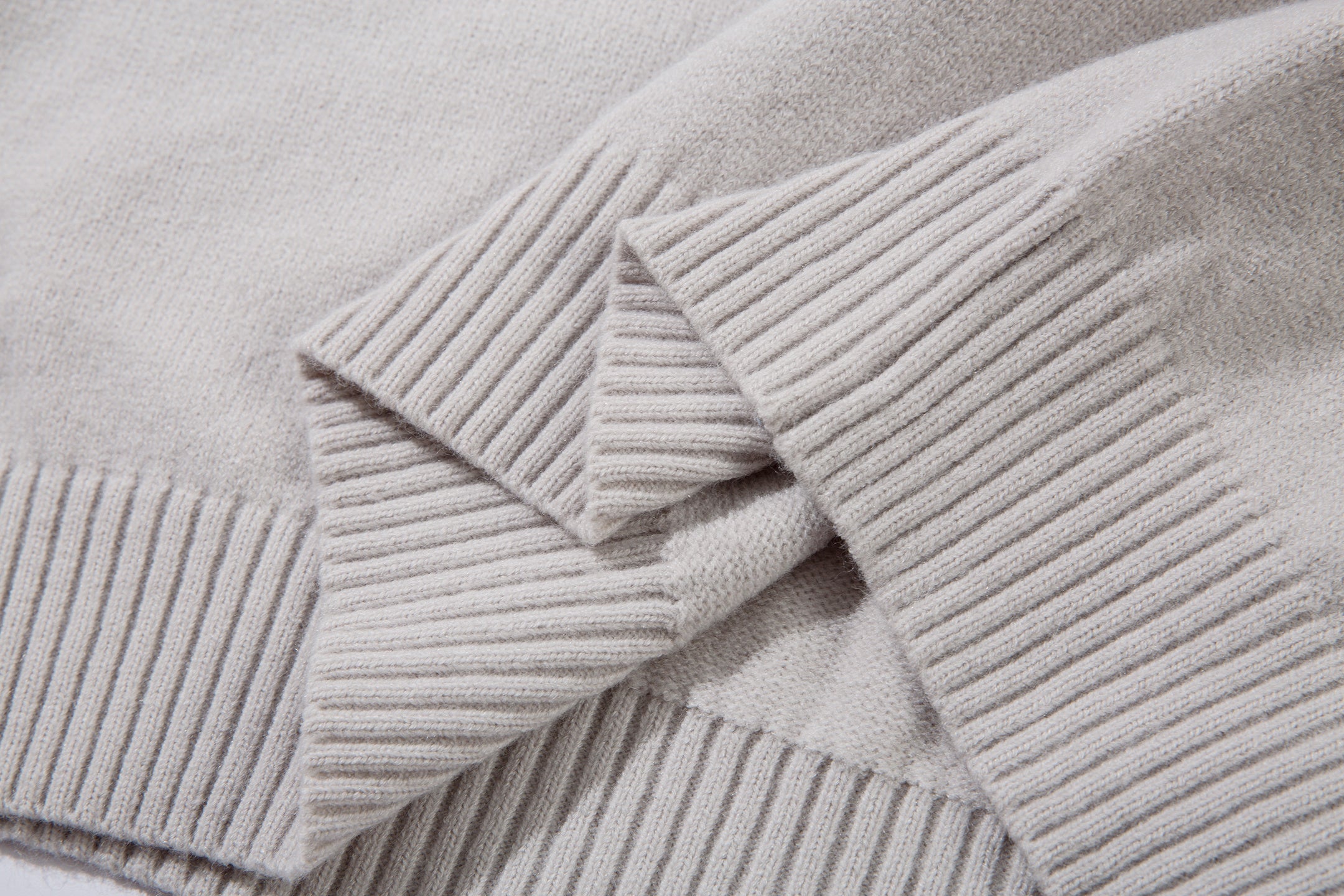 Étoile brillante | Pull moderne avec accents métalliques