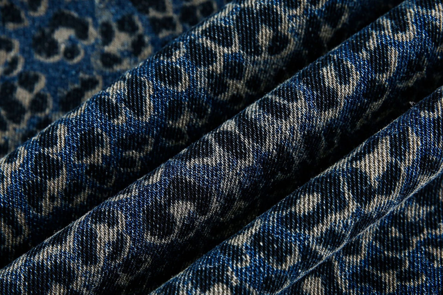 Jeans vintage e High Street con lavaggio chiaro